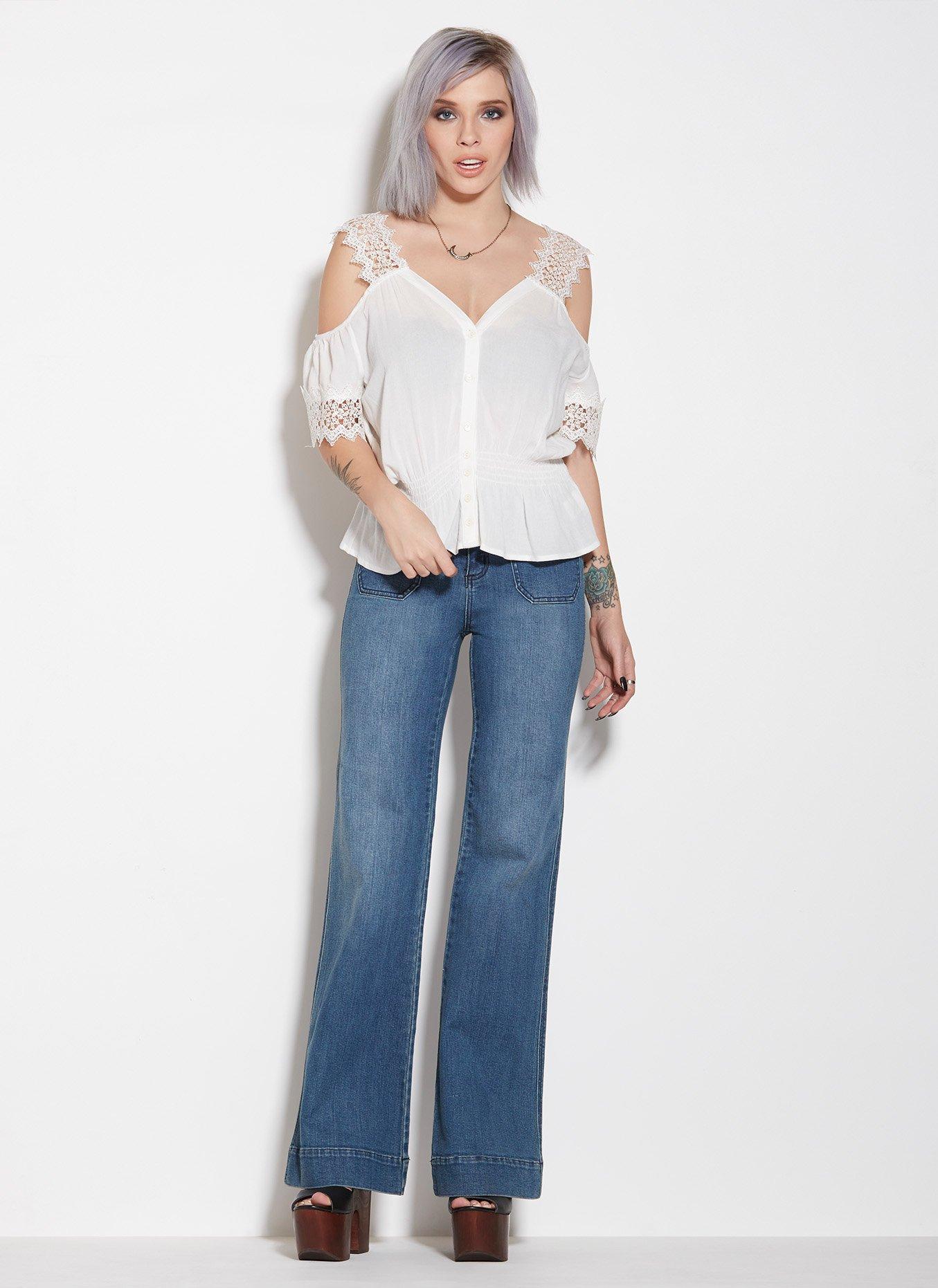 TOP WHT CINCH WAIST W/ CROCHET CLD SHLDR, , alternate