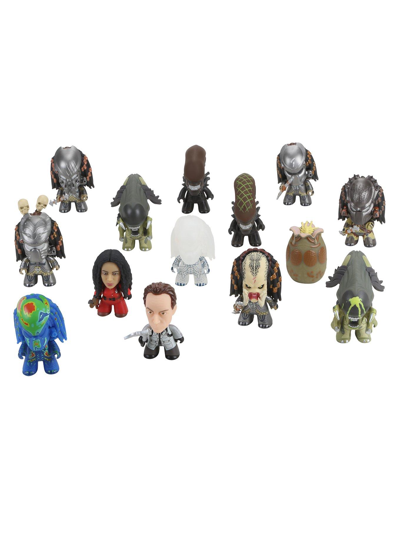 AVP: Alien Vs. Predator Whoever Wins Collection Titans Blind Box Vinyl Figure, , alternate