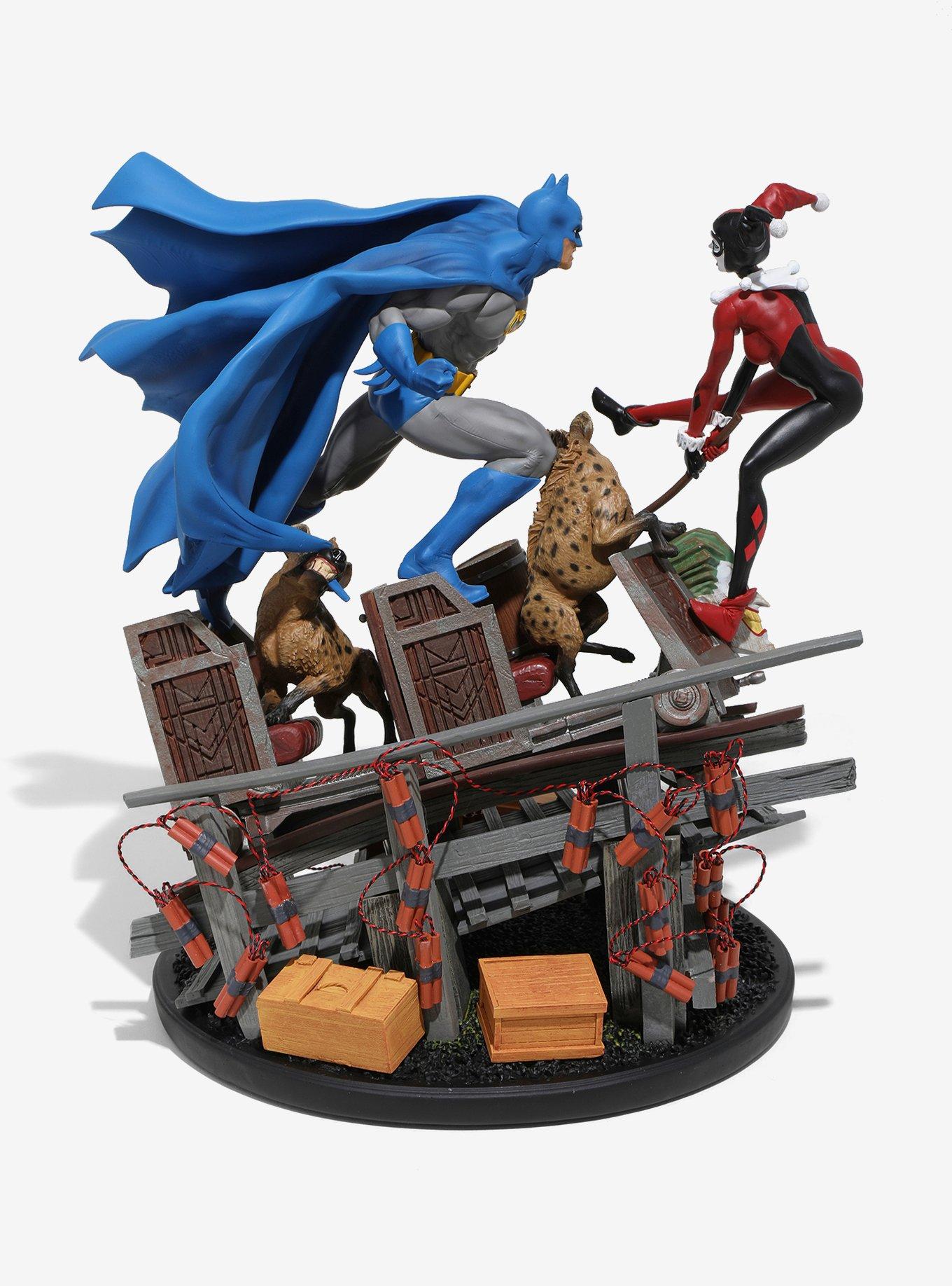 DC Collectibles Batman Vs. Harley Quinn Battle Statue, , alternate