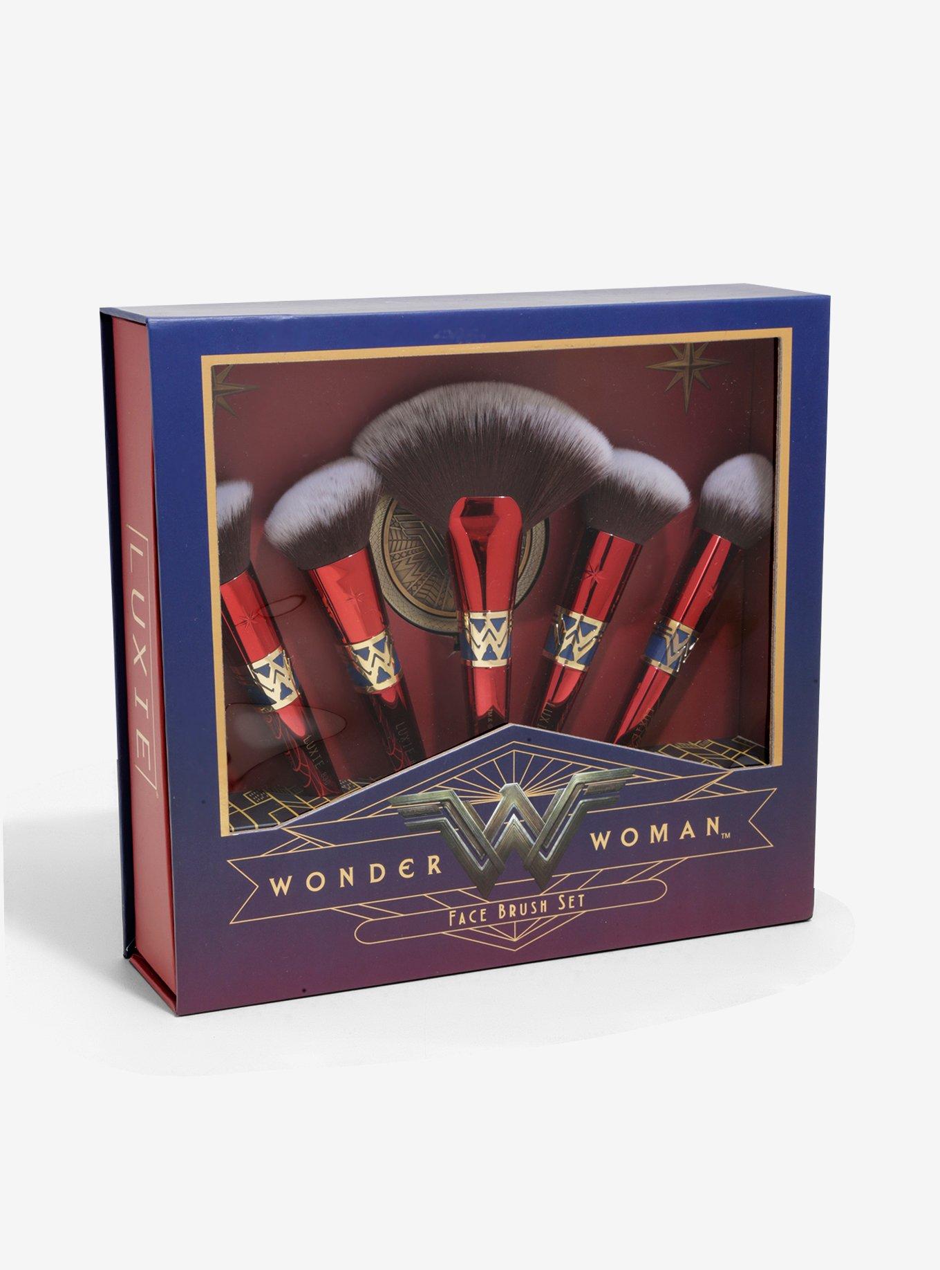 Luxie DC Comics Wonder Woman Face Brush Set, , alternate