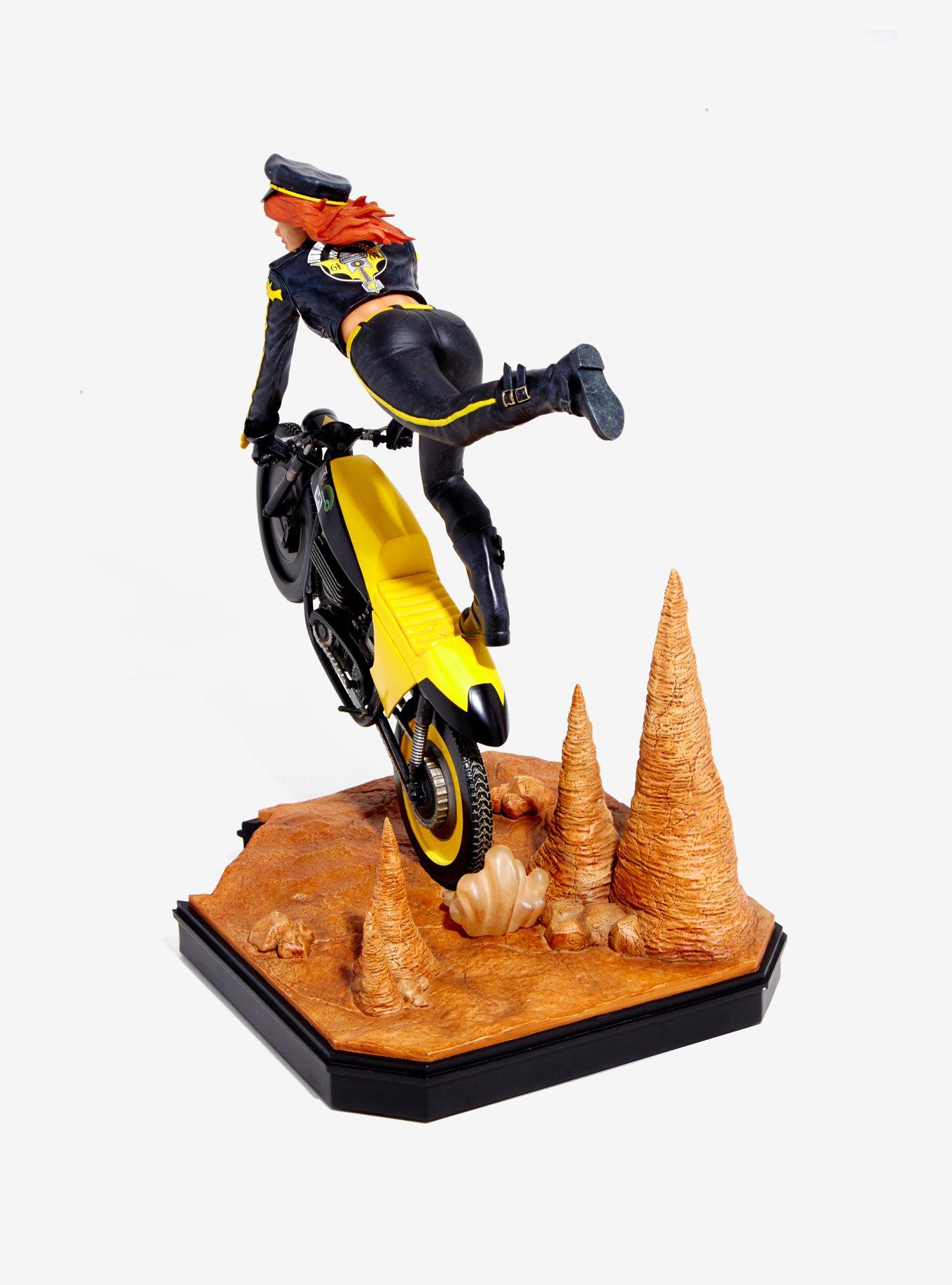 DC Collectibles Gotham City Garage Batgirl Statue, , alternate