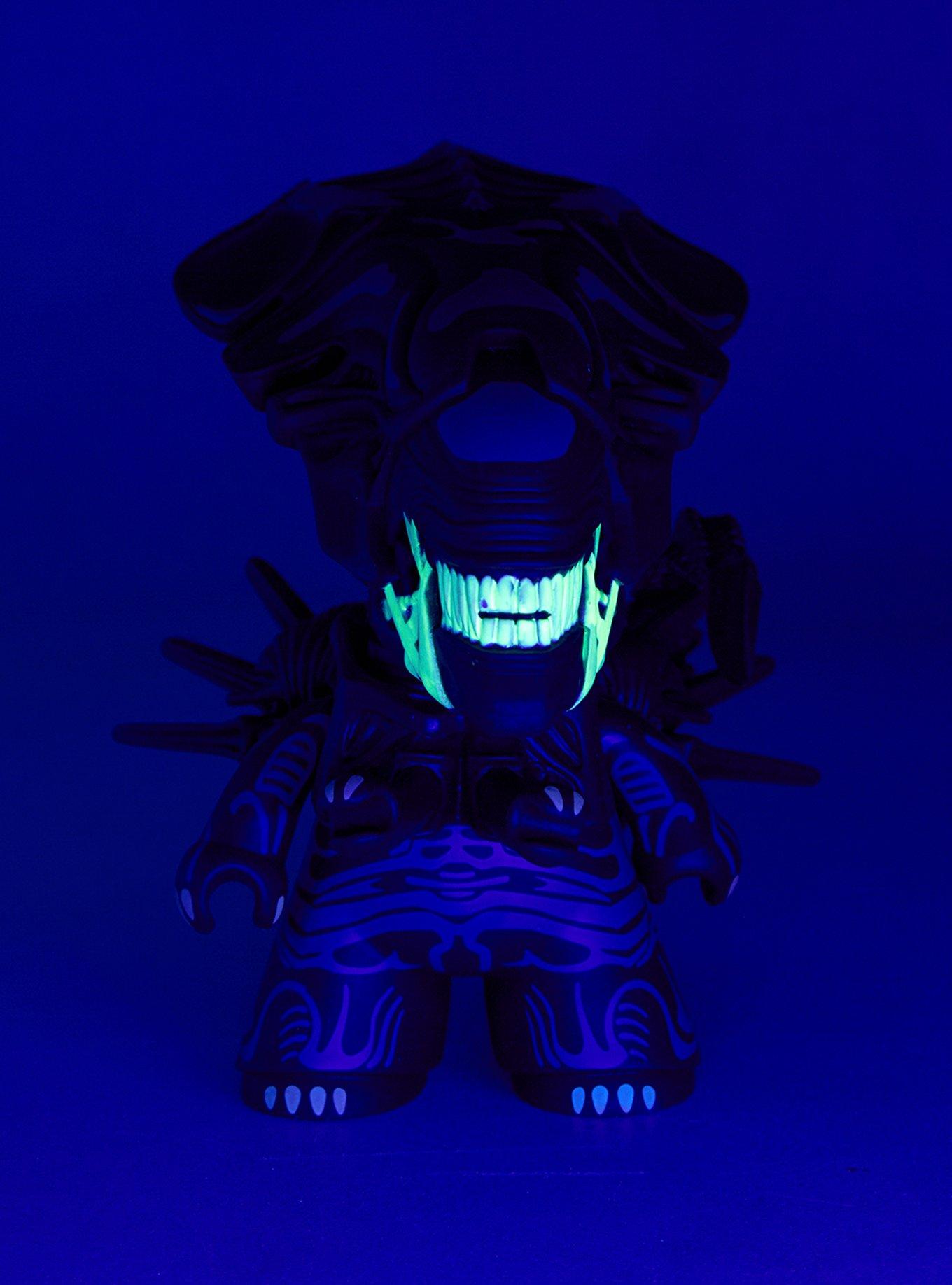 Titan Limited Edition Glow-In-The-Dark Alien Queen Vinyl Figure, , alternate