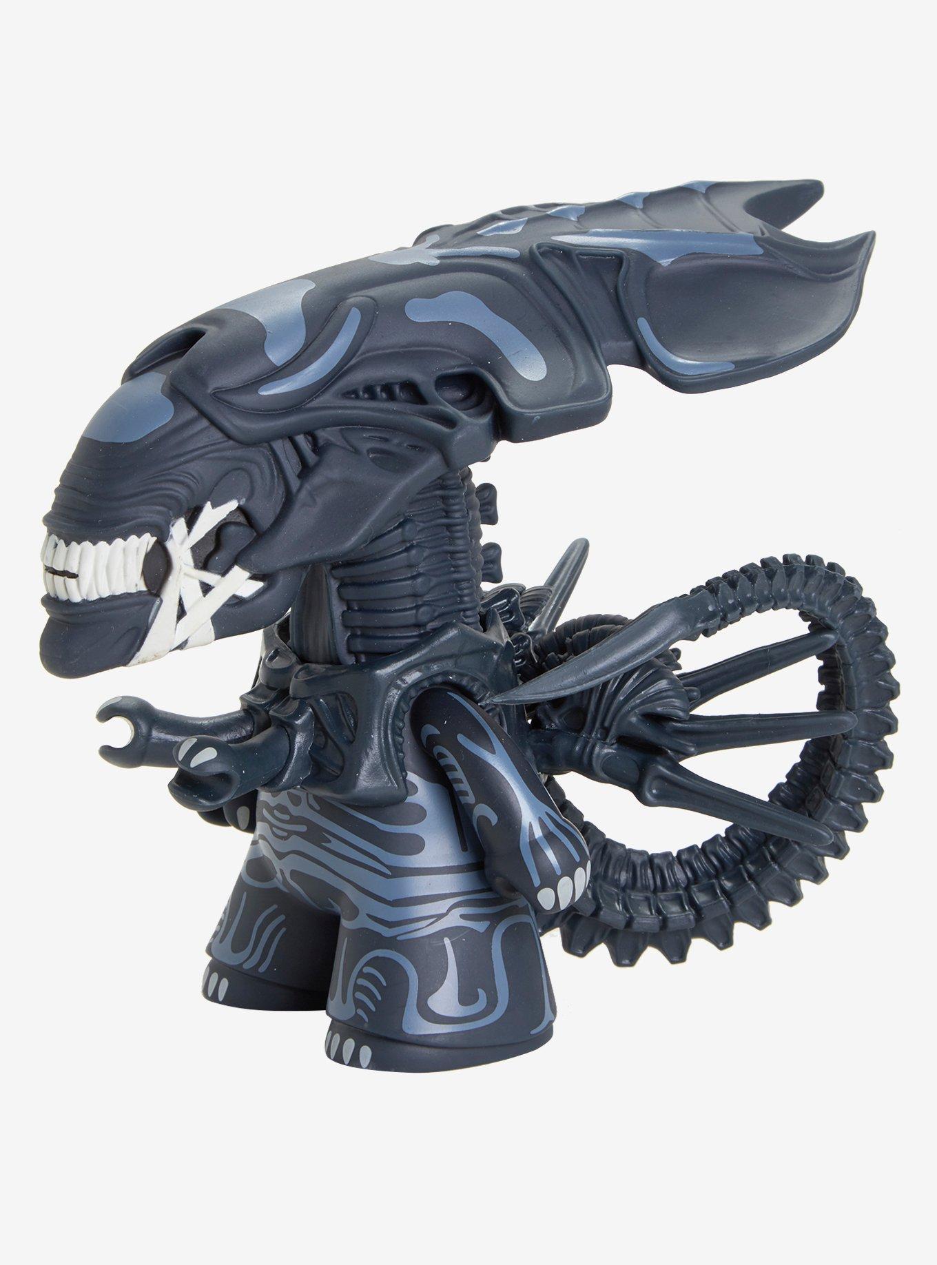Titan Limited Edition Glow-In-The-Dark Alien Queen Vinyl Figure, , alternate