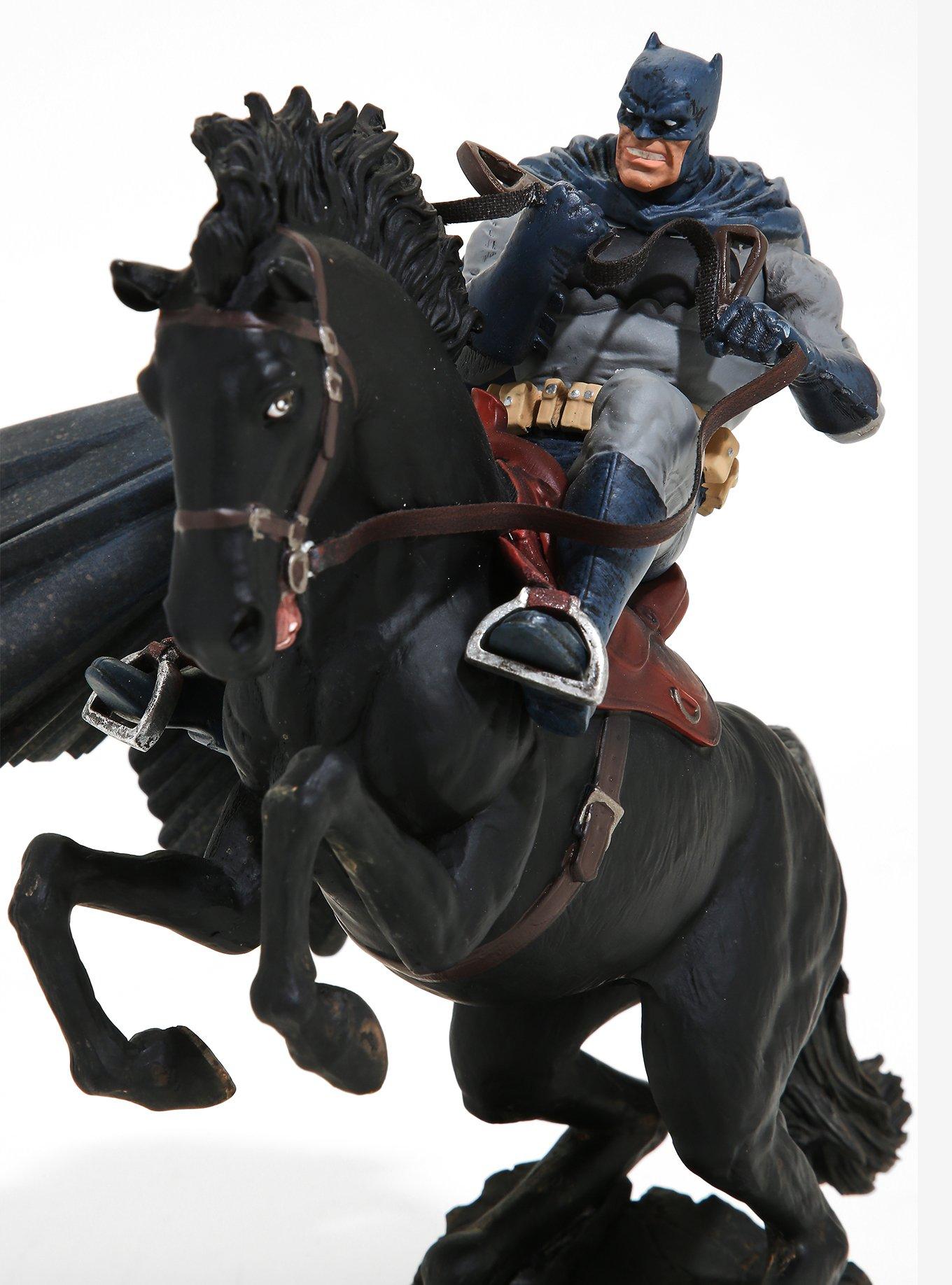 DC Comics Batman: The Dark Knight Returns A Call to Arms Statue, , alternate