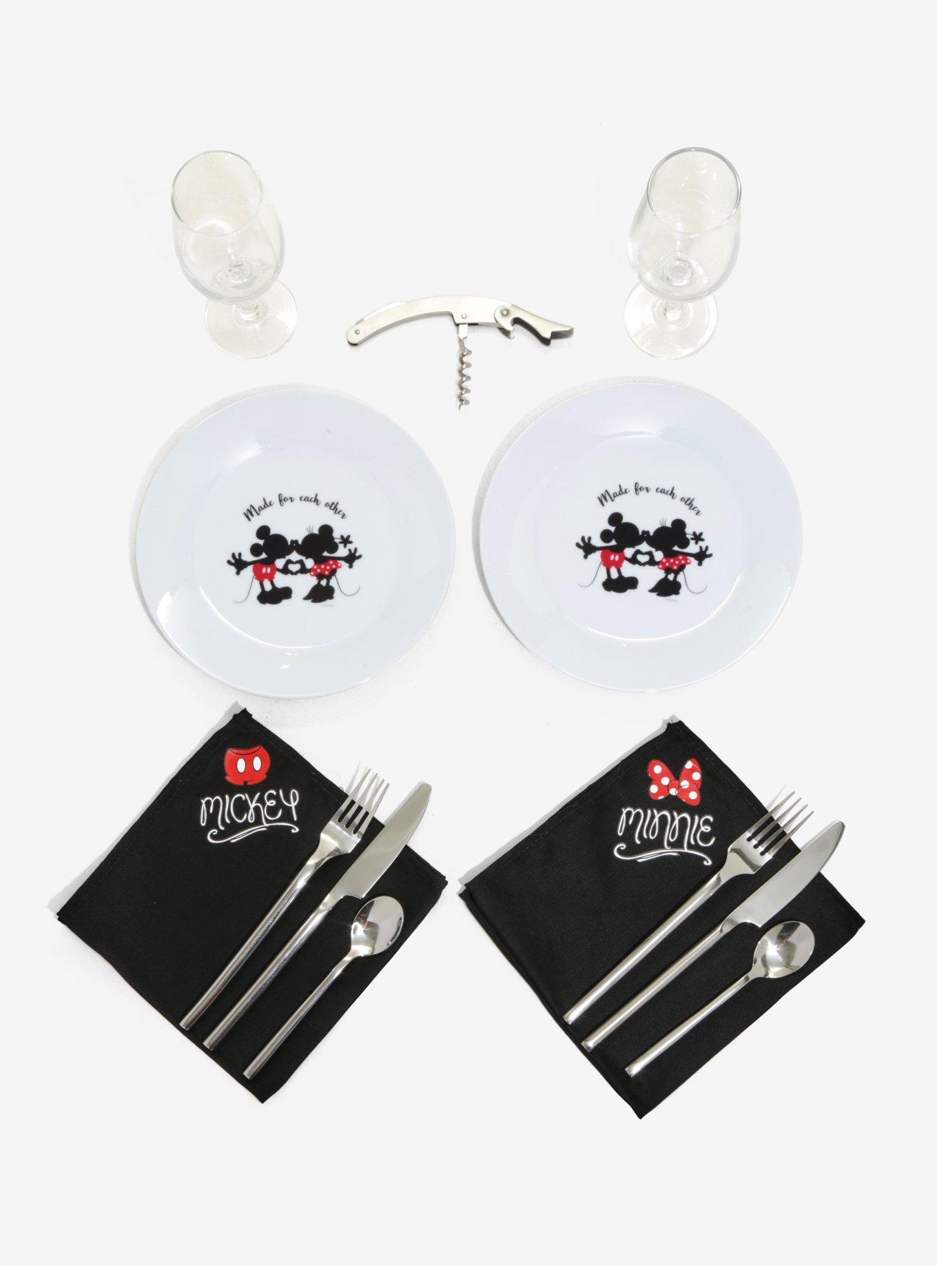 Disney Mickey Mouse & Minnie Mouse Picnic Basket - Thumbnail 2