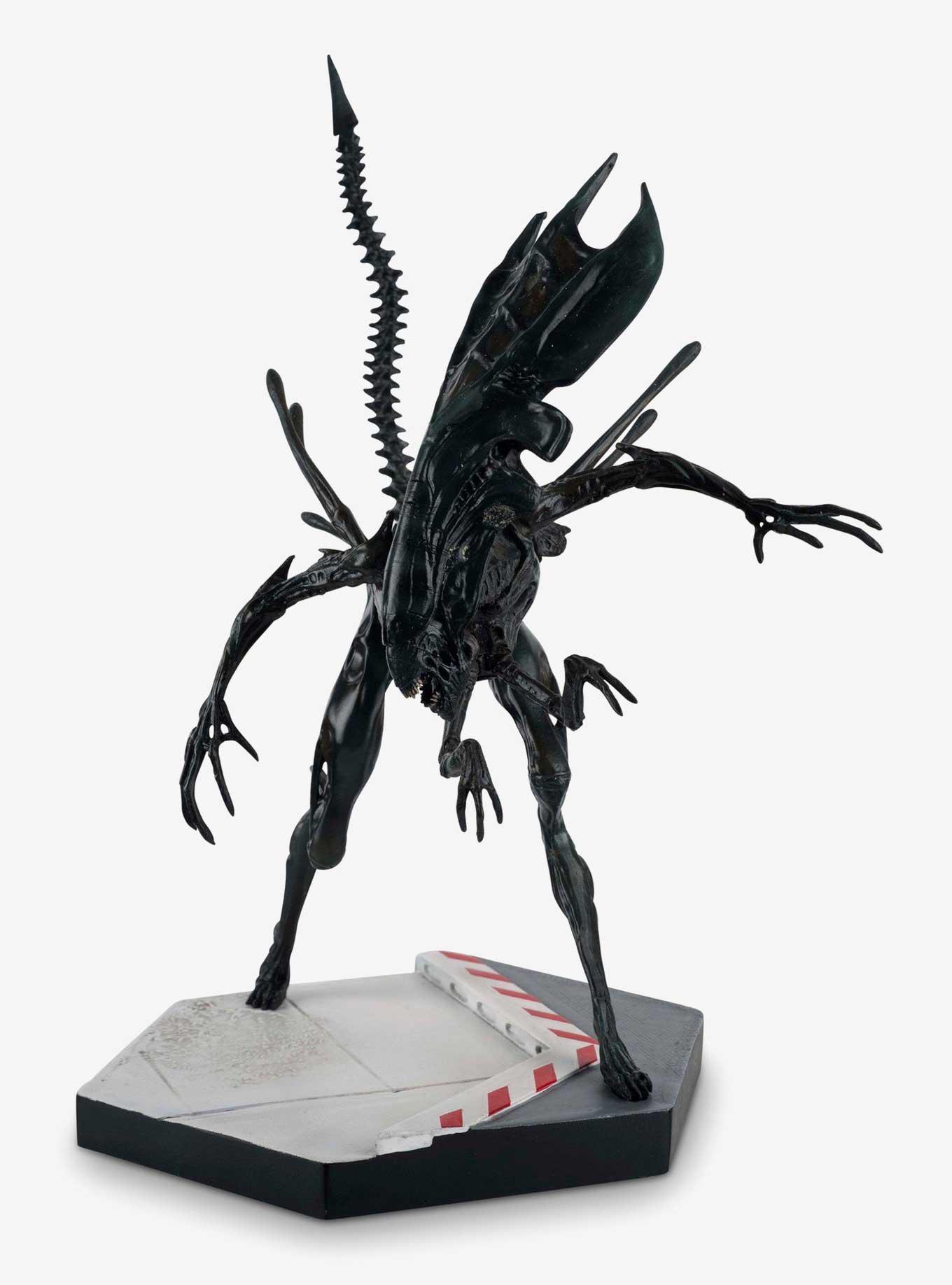 Eaglemoss Alien & Predator Figurine Collection Special Edition No. 4 Xenomorph Queen Figure, , alternate