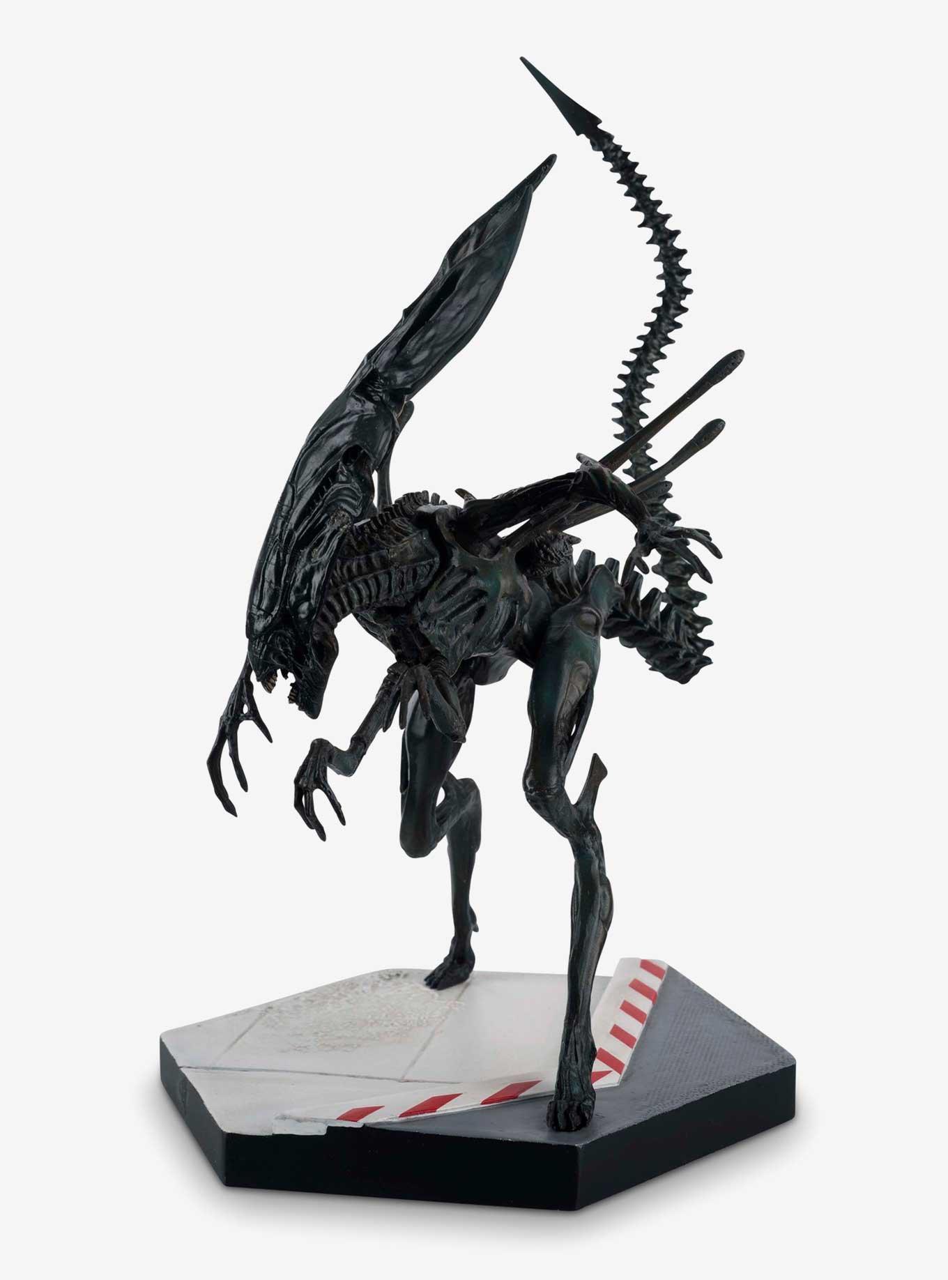 Eaglemoss Alien & Predator Figurine Collection Special Edition No. 4 Xenomorph Queen Figure, , alternate