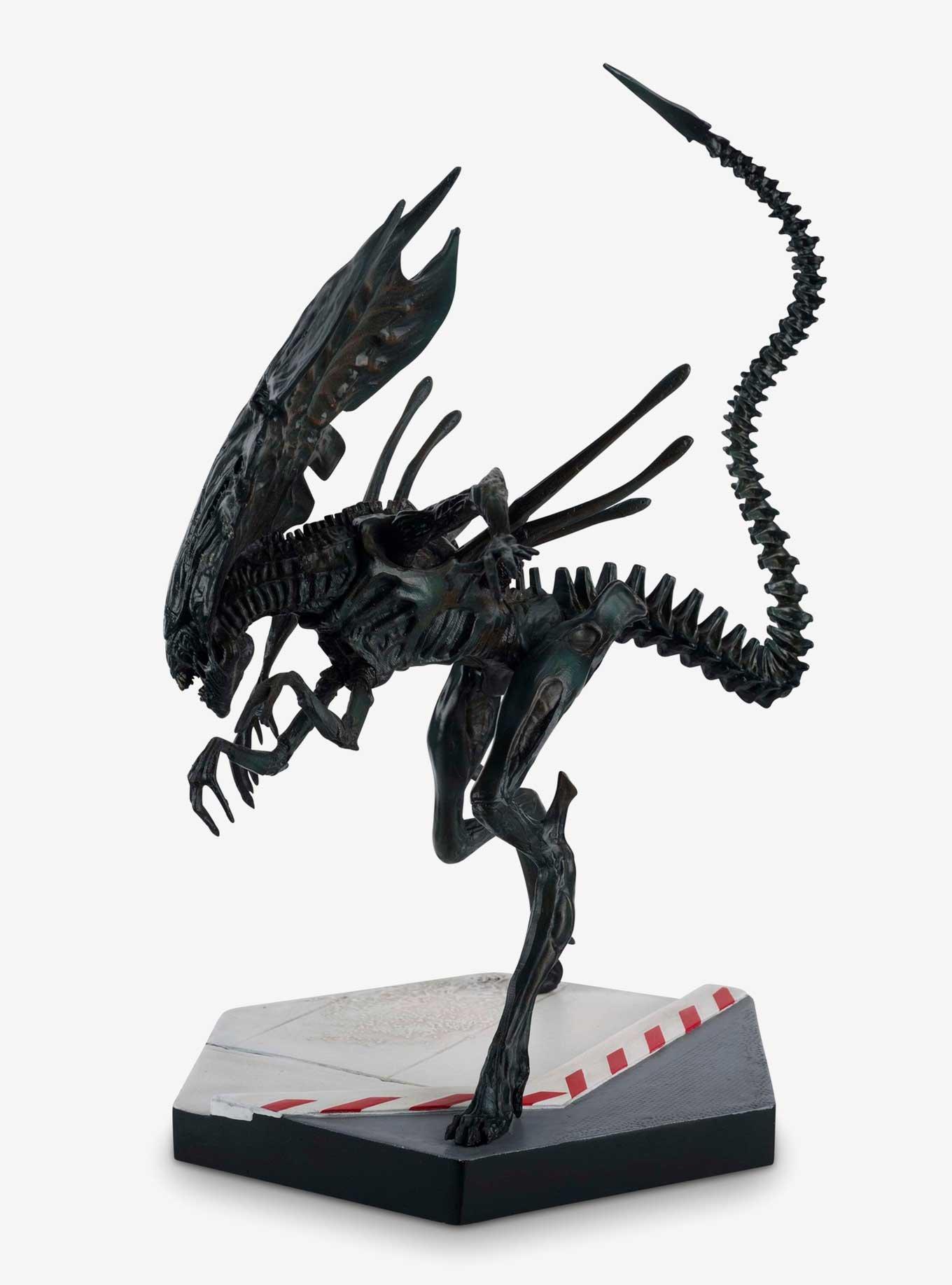 Eaglemoss Alien & Predator Figurine Collection Special Edition No. 4 Xenomorph Queen Figure, , alternate