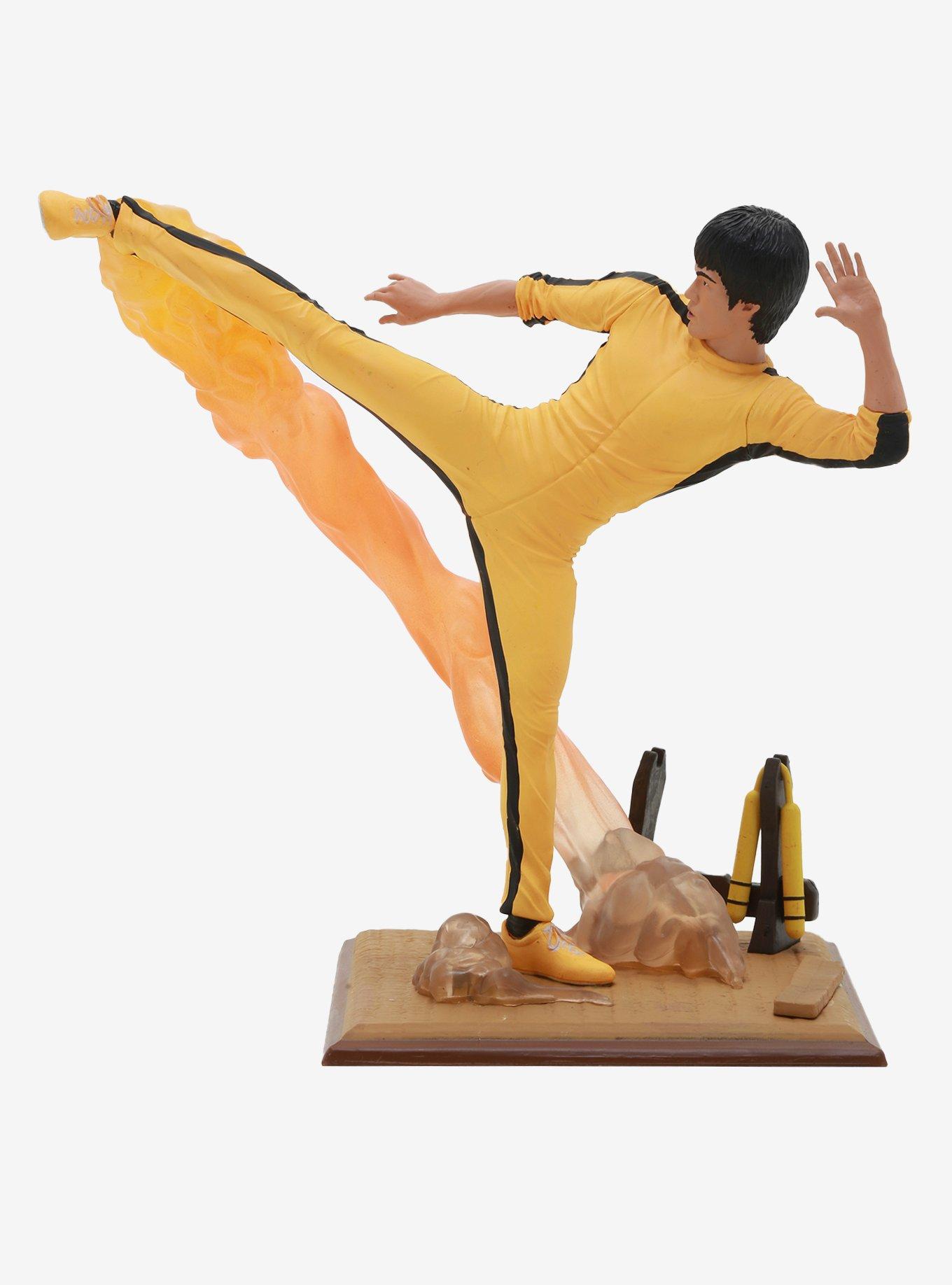 Diamond Select Toys Bruce Lee (Kicking) Gallery Figure, , alternate