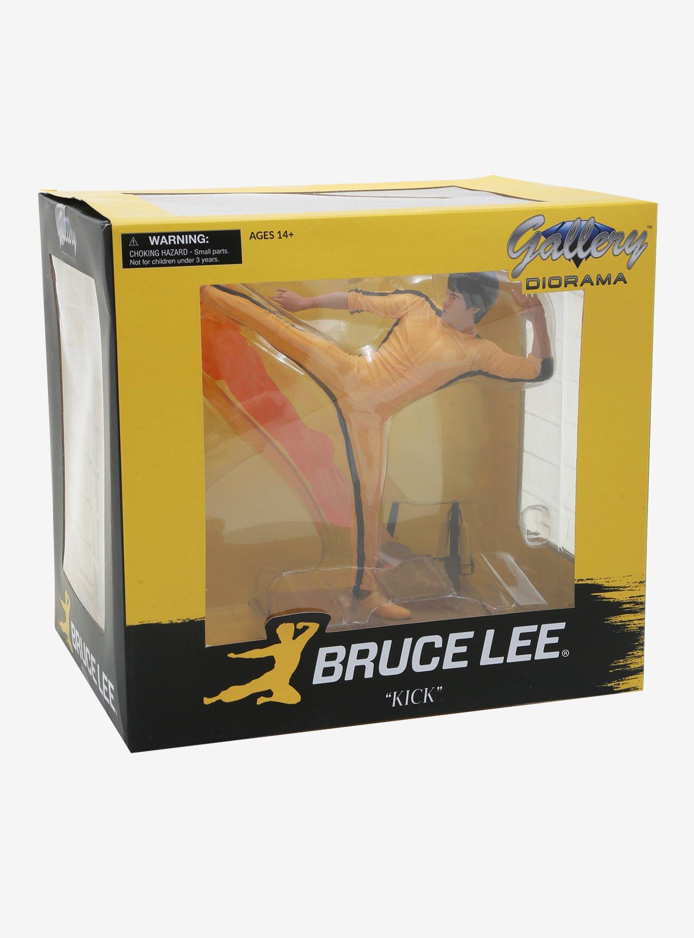 Diamond Select Toys Bruce Lee (Kicking) Gallery Figure, , alternate