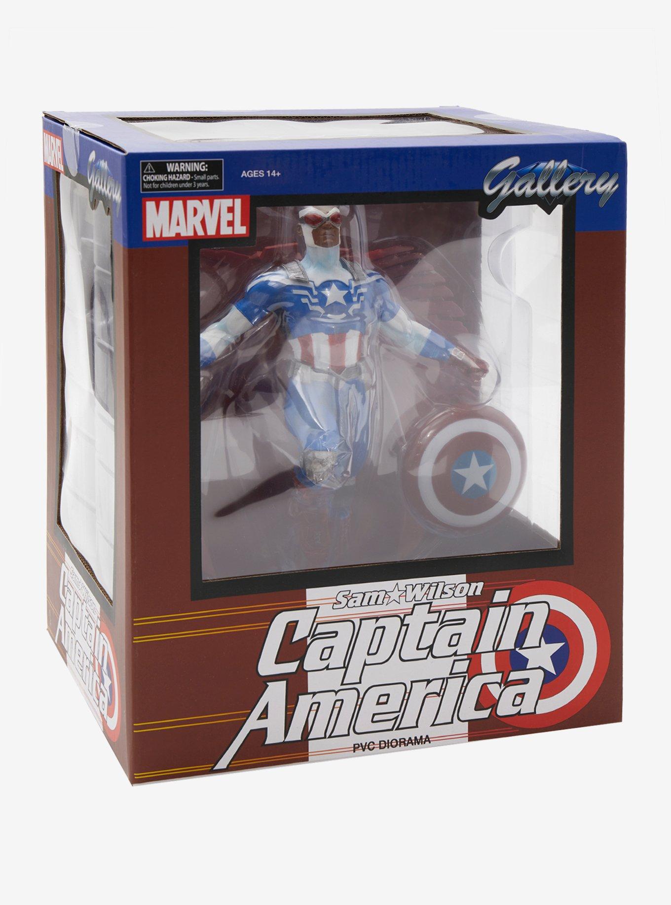 Diamond Select Toys Marvel Captain America (Sam Wilson) Gallery Collectible Figure, , alternate