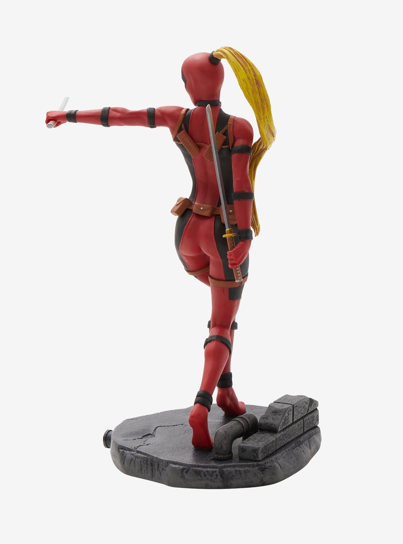 Diamond Select Toys Marvel Femme Fatales: Lady Deadpool Gallery Collectible Figure, , alternate