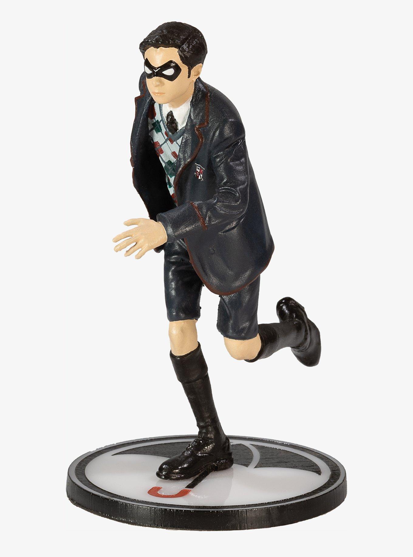 Dark Horse The Umbrella Academy Number Five Replica Figure, , alternate