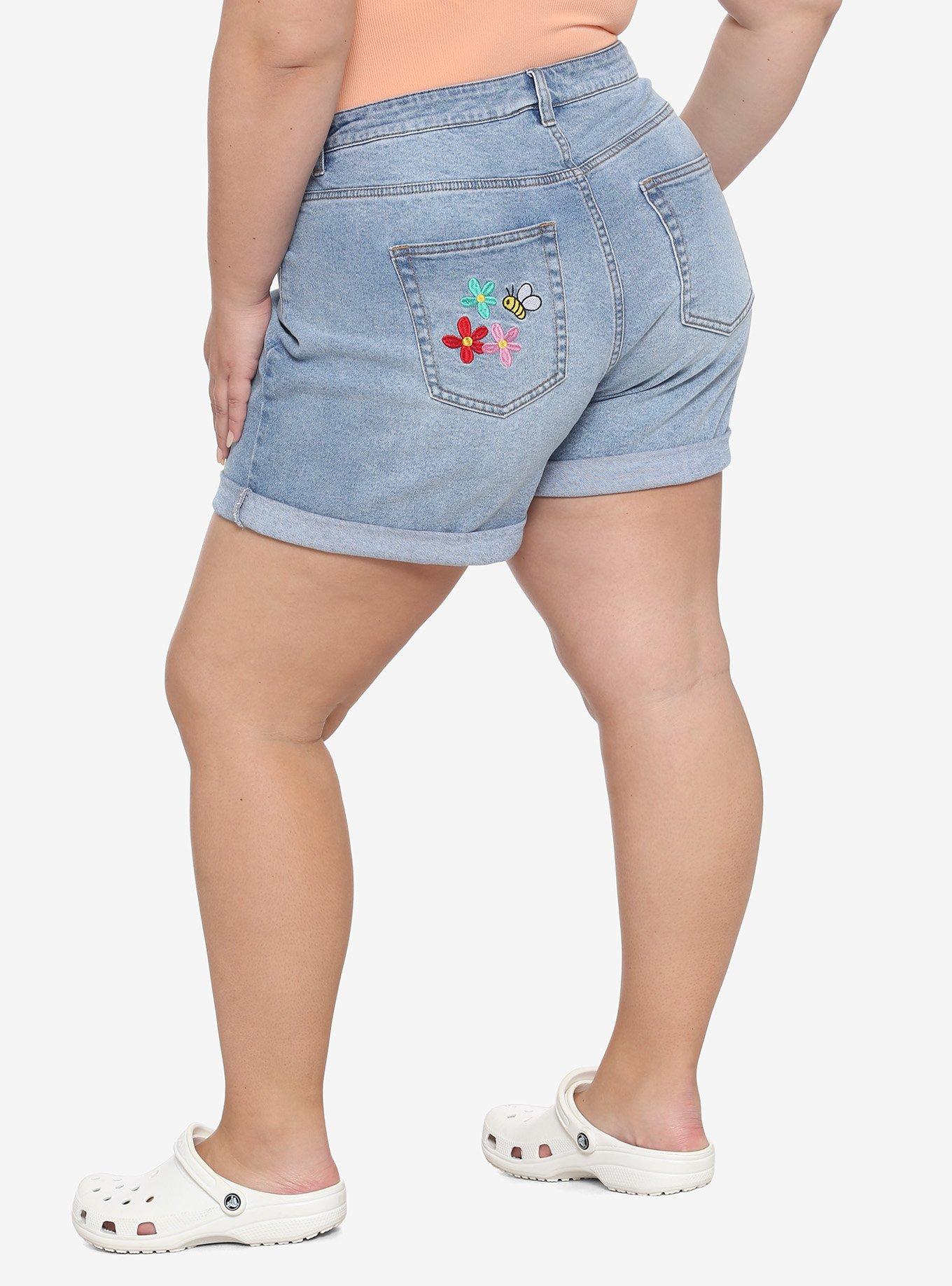 Disney Winnie The Pooh Embroidered Mom Shorts Plus Size, MULTI, alternate