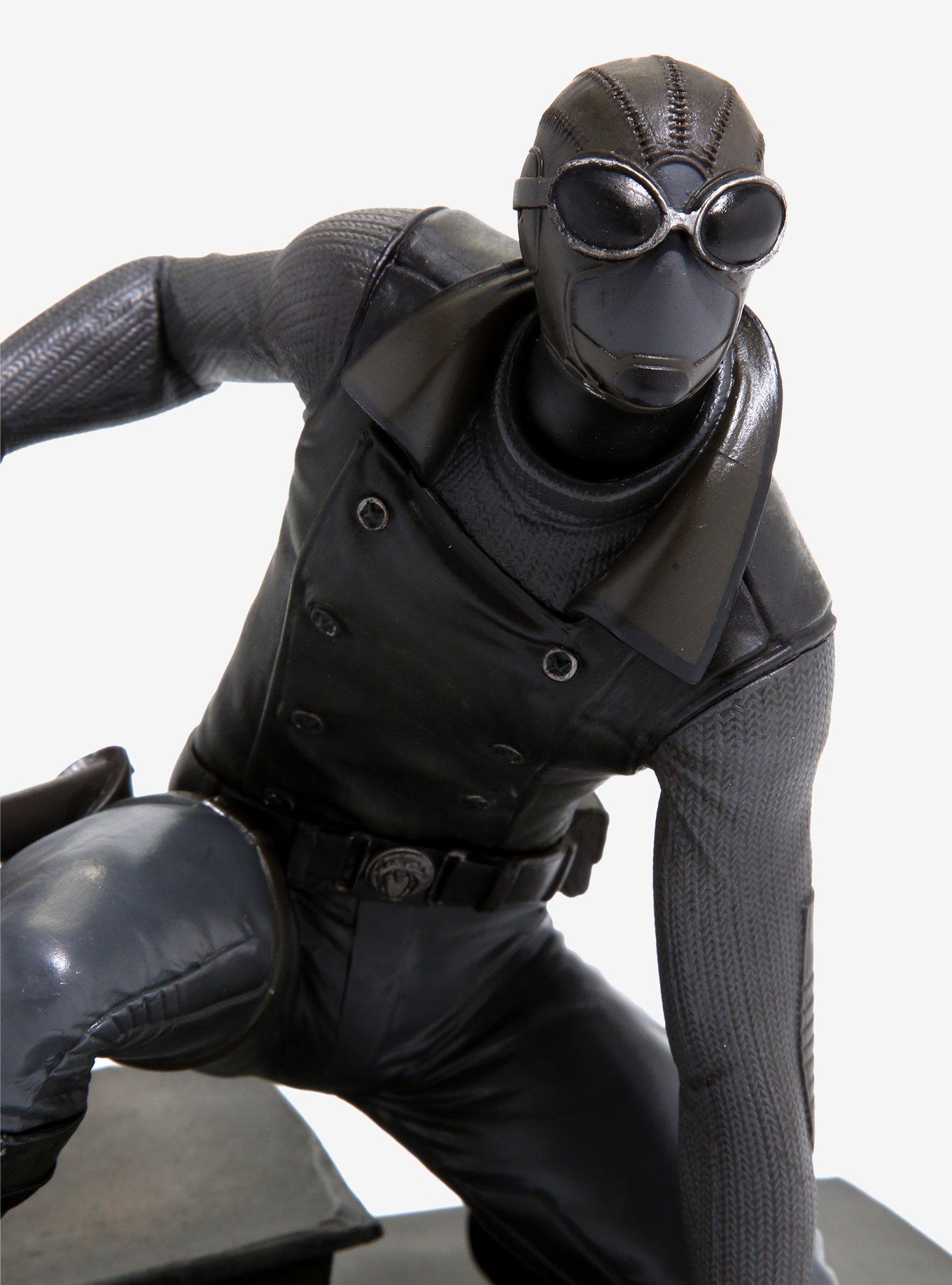 Diamond Select Toys Marvel Spider-Man Gamerverse Spider-Man Noir Gallery Diorama Figure, , alternate