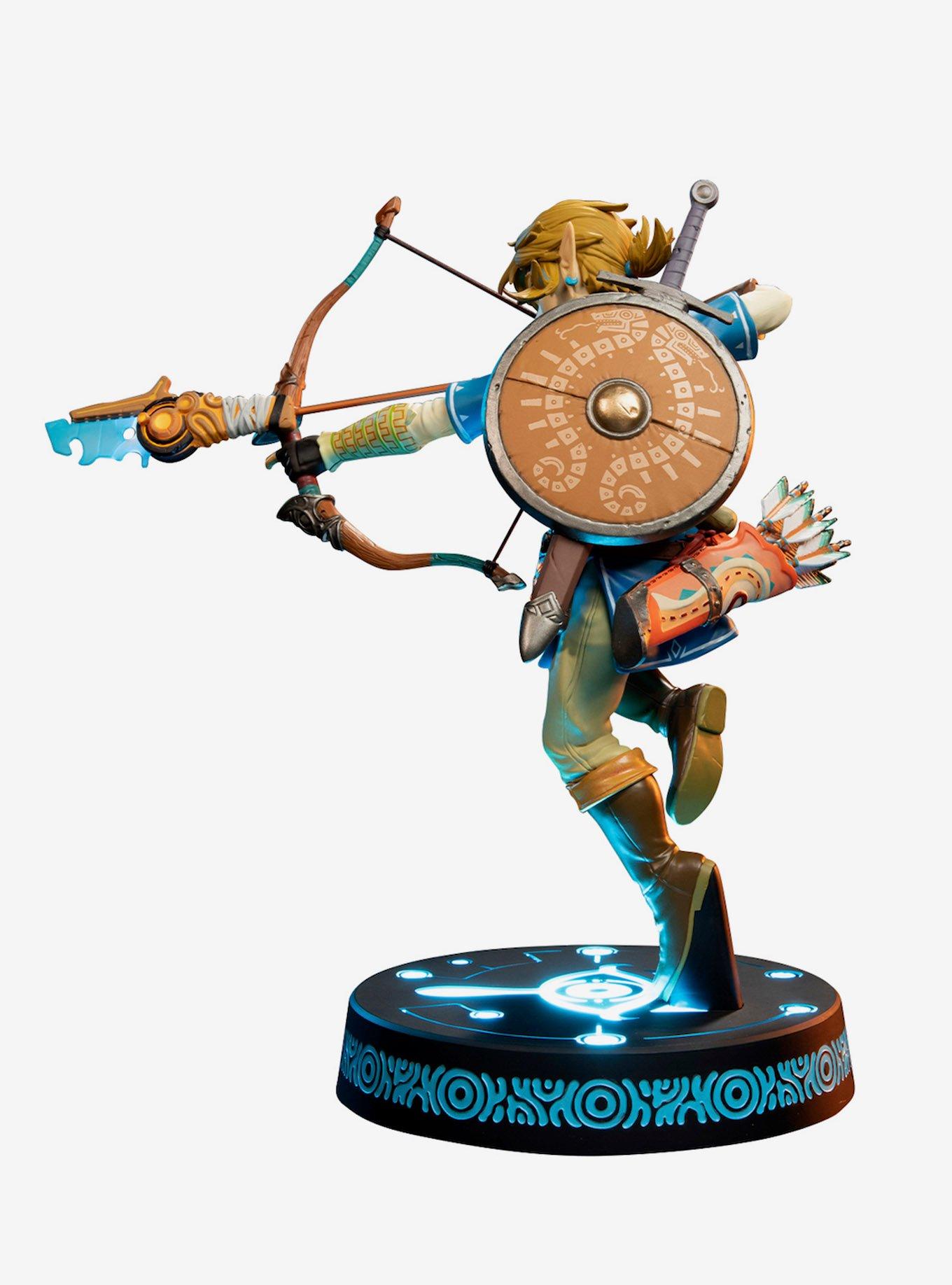 Dark Horse The Legend Of Zelda: Breath Of The Wild  Link Collectible Figure, , alternate