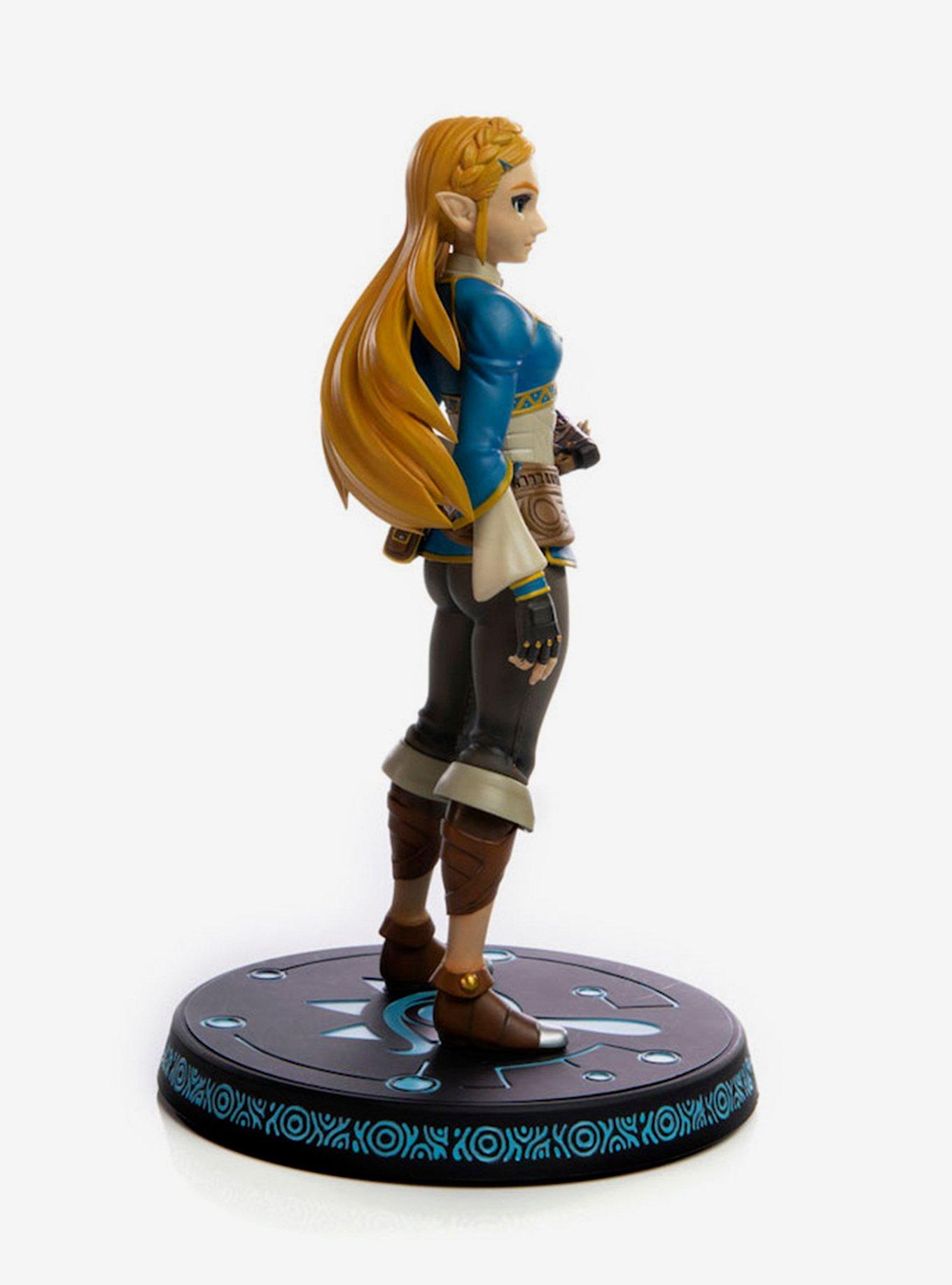 Dark Horse The Legend Of Zelda: Breath Of The Wild  Link Collectible Figure, , alternate