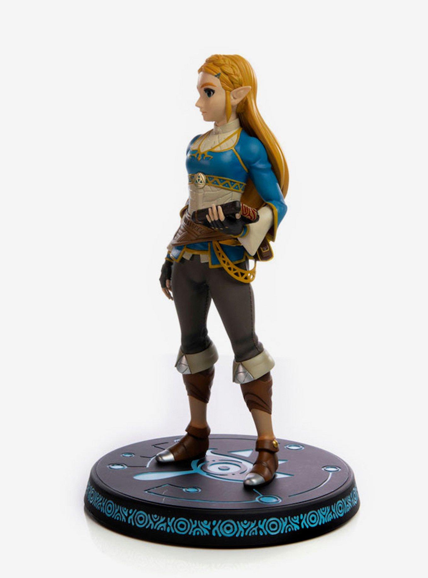 Dark Horse The Legend Of Zelda: Breath Of The Wild  Link Collectible Figure, , alternate