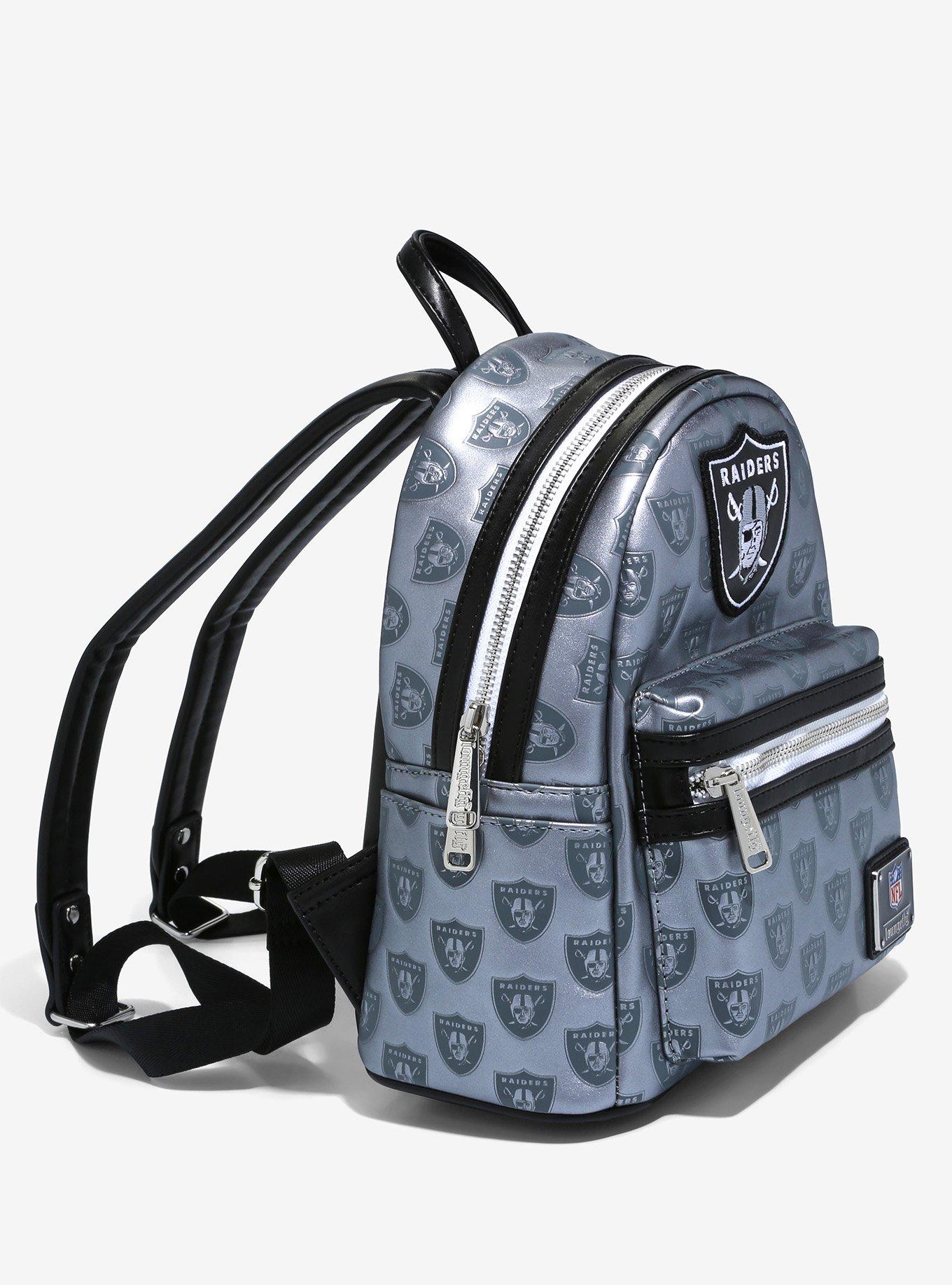 : Loungefly NFL: Mochila estampada con logotipo de Las Vegas  Raiders : Deportes y Actividades al Aire Libre