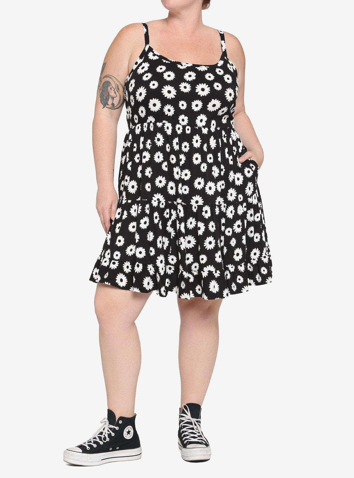 Black & White Daisy Tiered Dress Plus Size, BLACK, alternate