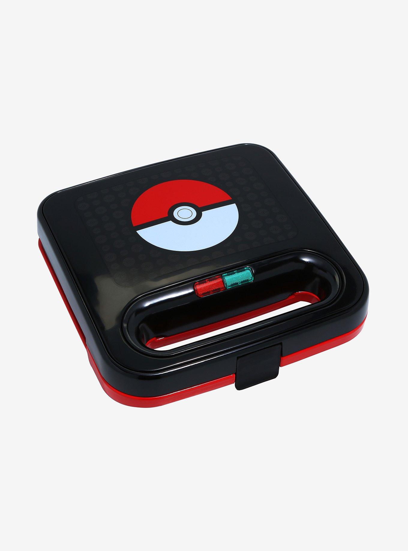 Pok&eacute;mon Pikachu & Pok&eacute; Ball Panini Press, , alternate