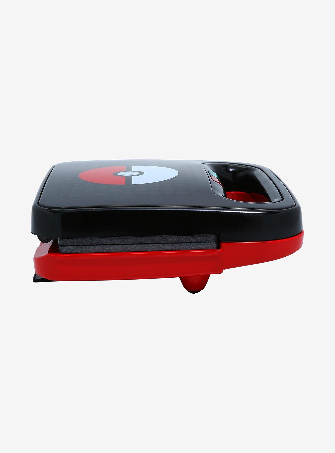 Pok&eacute;mon Pikachu & Pok&eacute; Ball Panini Press, , alternate