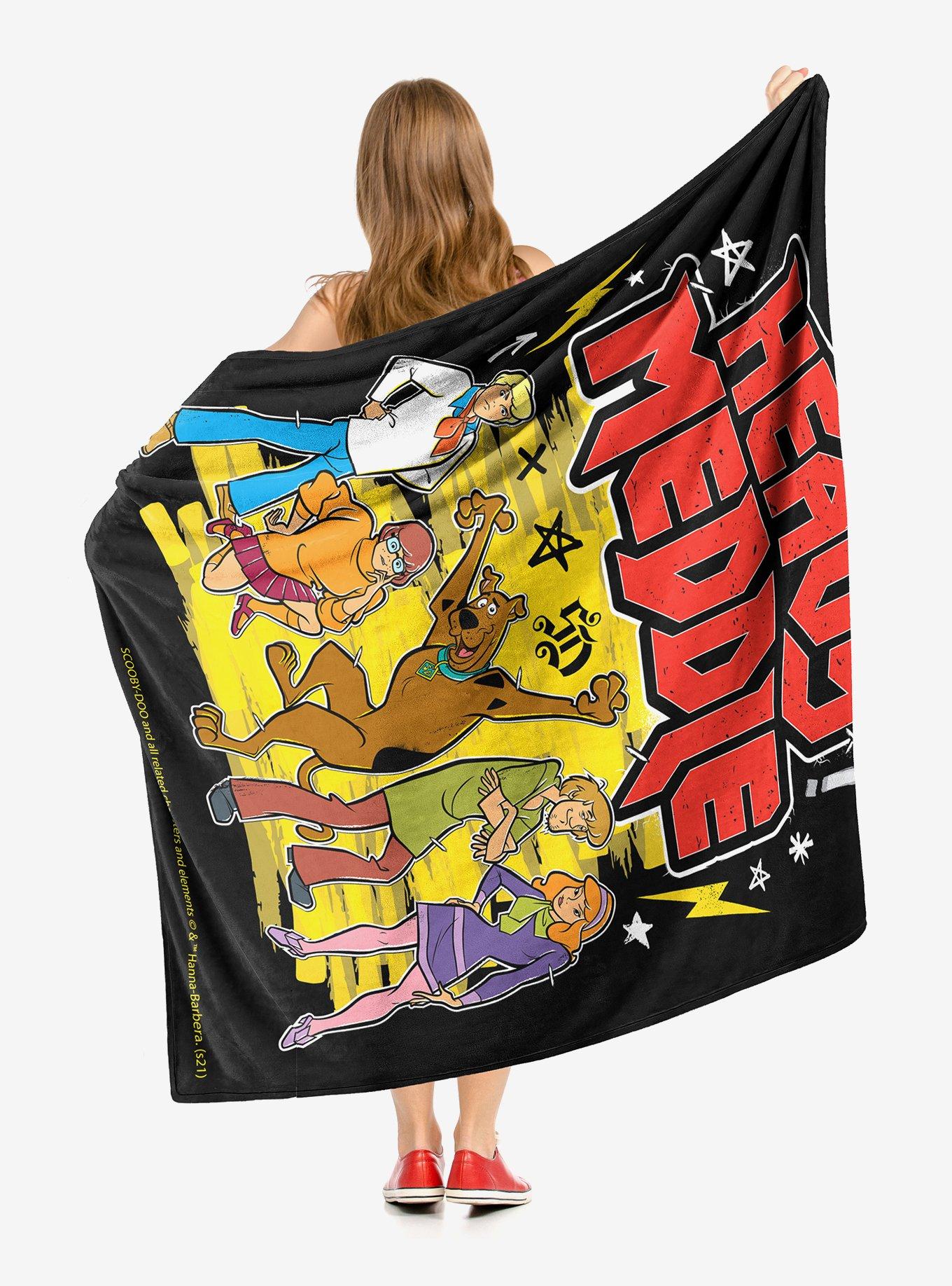 Scooby-Doo Heavy Meddle Throw Blanket, , hi-res