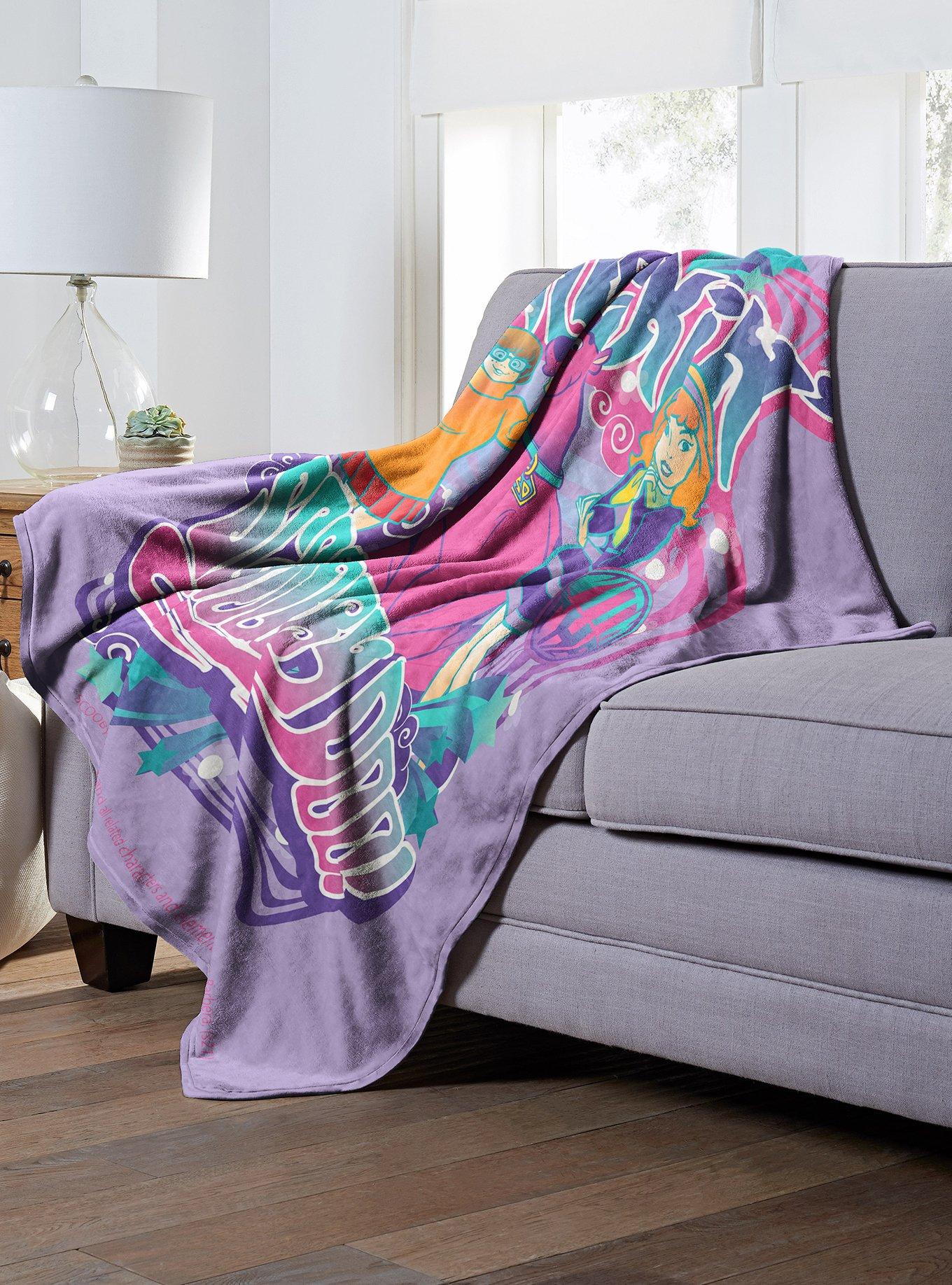 Scooby-Doo Rockin Throw Blanket, , alternate