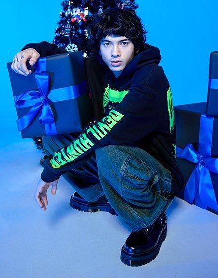 Hoodies & Sweaters products