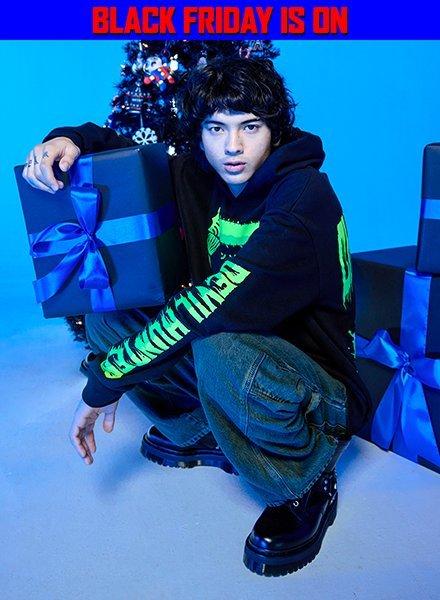 Hoodies & Sweaters products