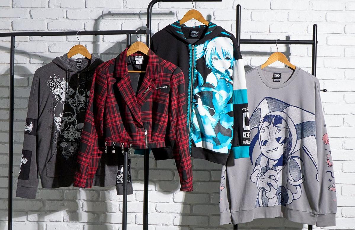 Hoodies & Sweaters