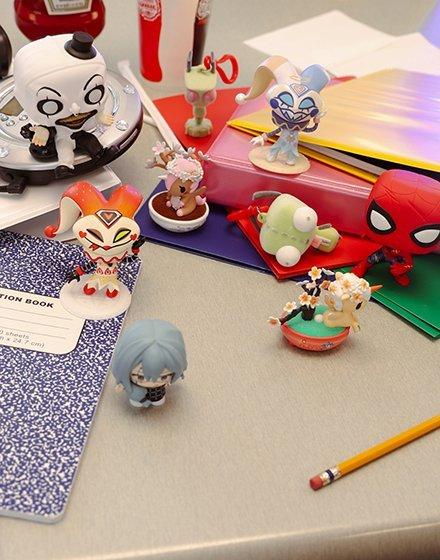 Toys & Collectibles