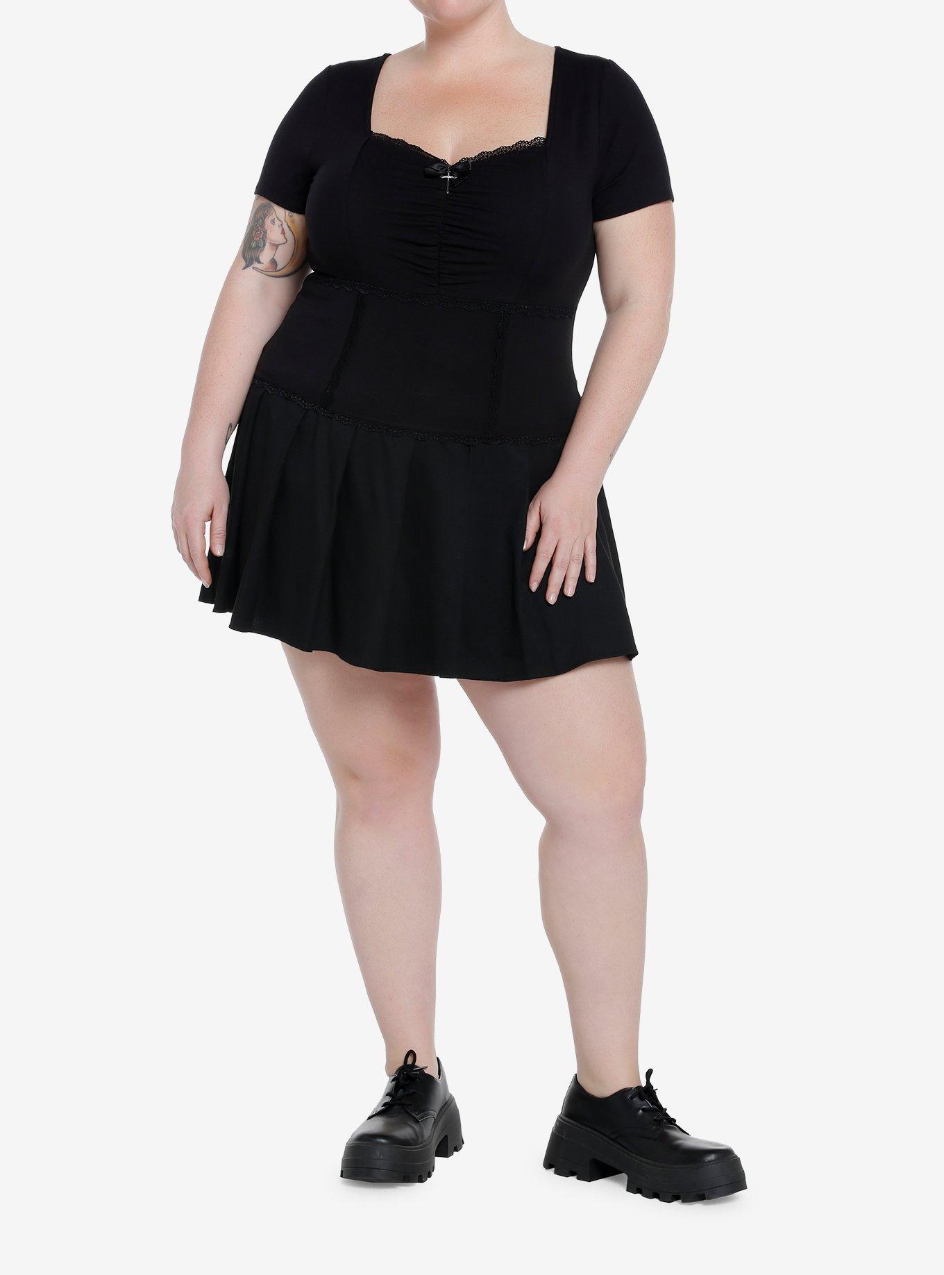 Cosmic Aura Black Cross Ruched Girls Crop Top Plus Size