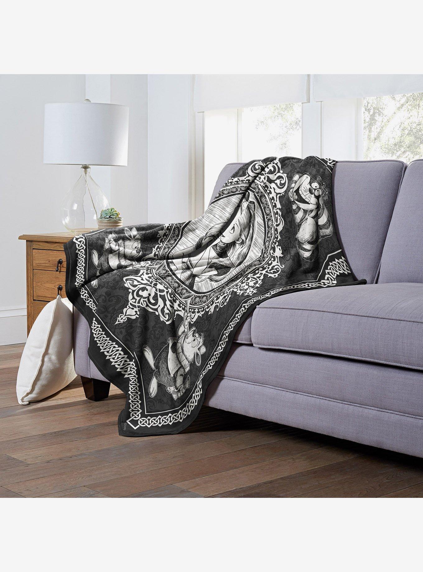 Alice in wonderland blanket best sale hot topic