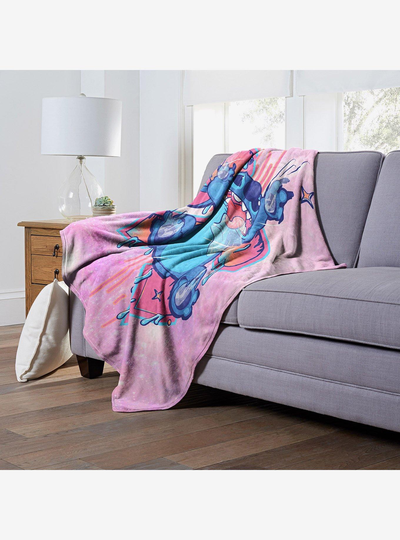 Disney Lilo & Stitch Wacky And Weird Throw Blanket, , hi-res