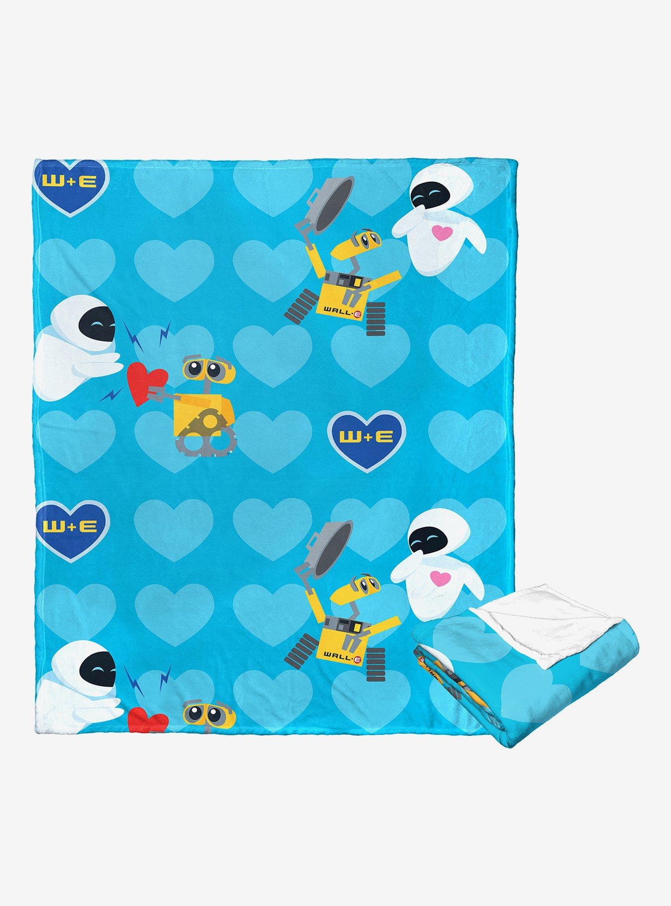 Disney Pixar Wall-E Robo Love Throw Blanket, , hi-res