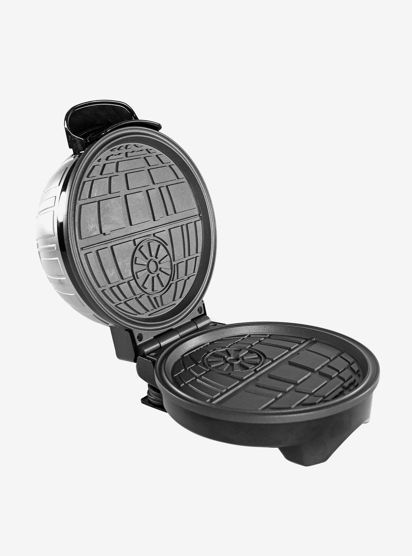 Uncanny Brands Black WWE Championship Belt American Waffle Maker