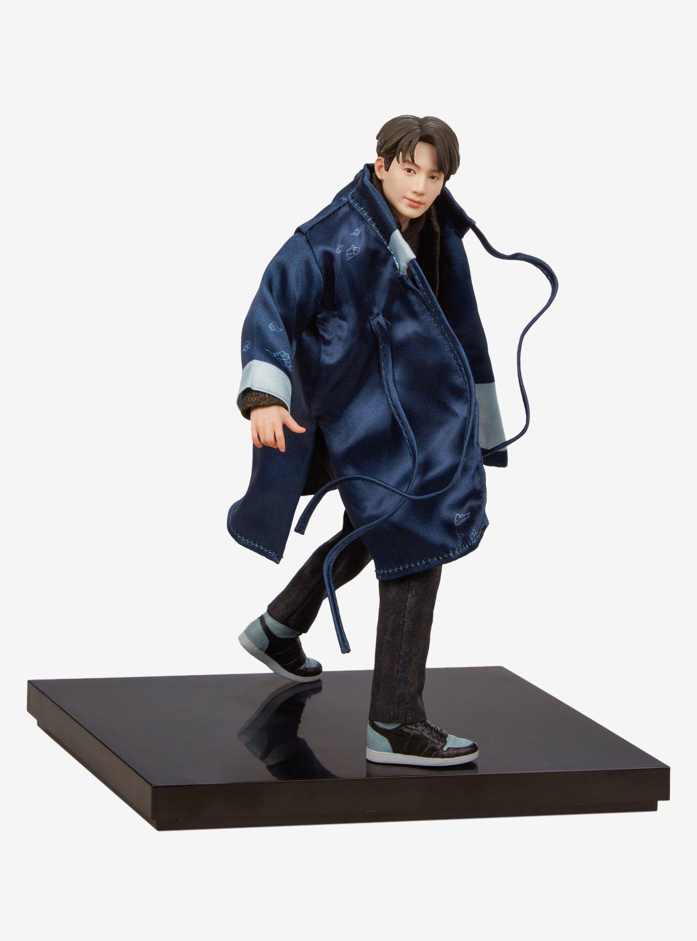 BTS Jung Kook Deluxe Statue