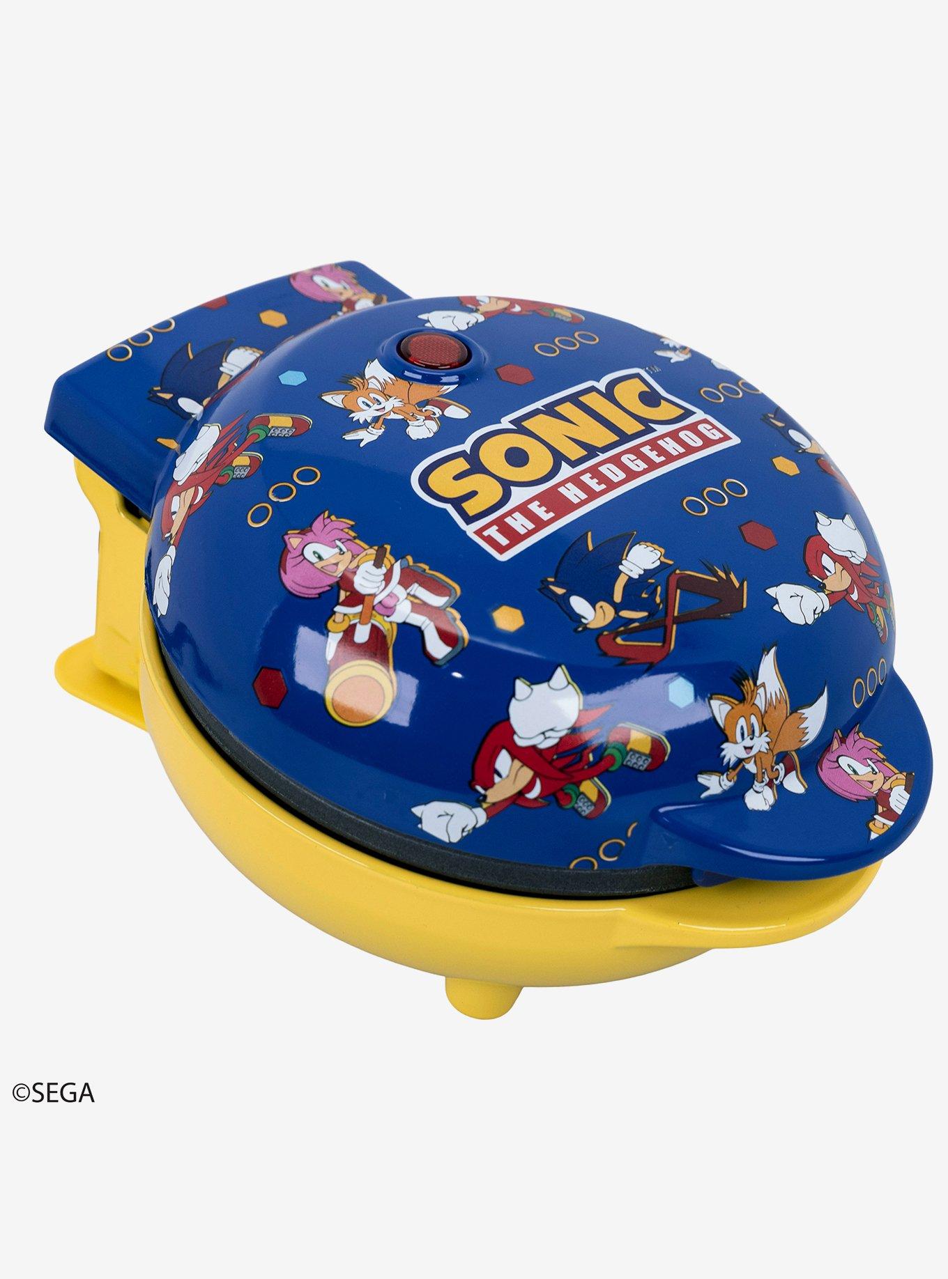 Uncanny Brands Sonic the Hedgehog Mini Waffle Maker, , alternate