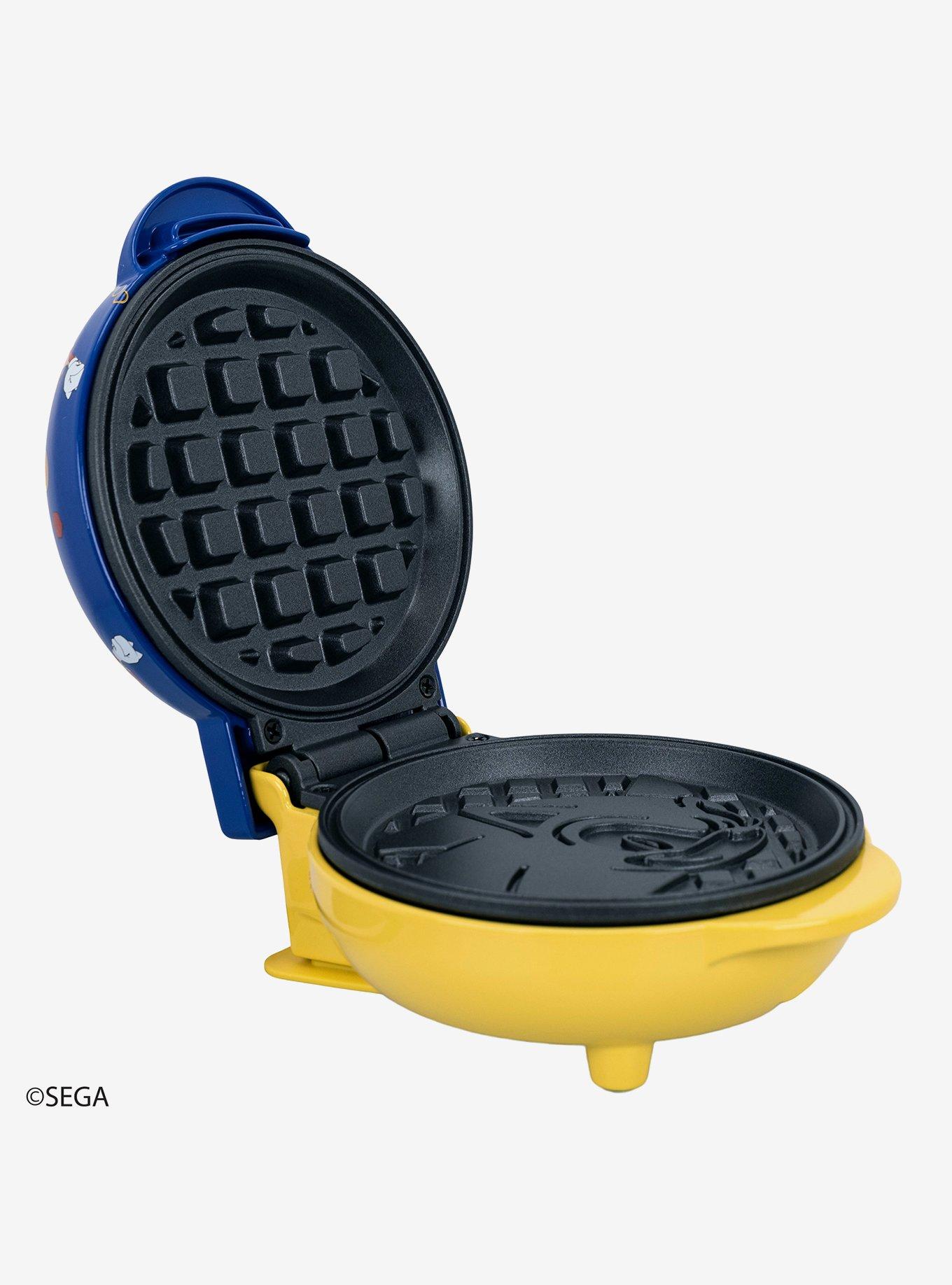 Uncanny Brands Sonic the Hedgehog Mini Waffle Maker, , alternate