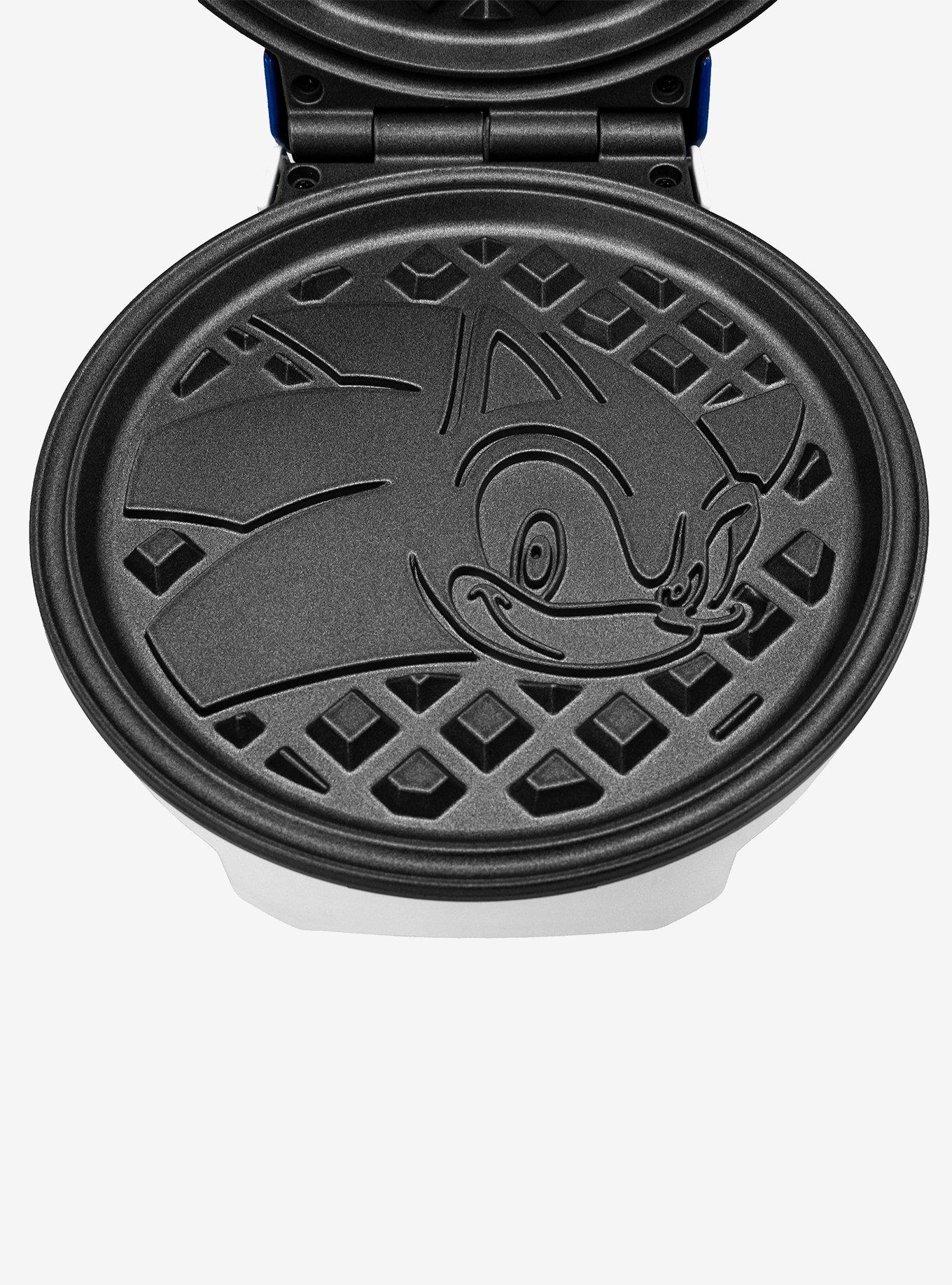Uncanny Brands Sonic the Hedgehog Waffle Maker, , alternate