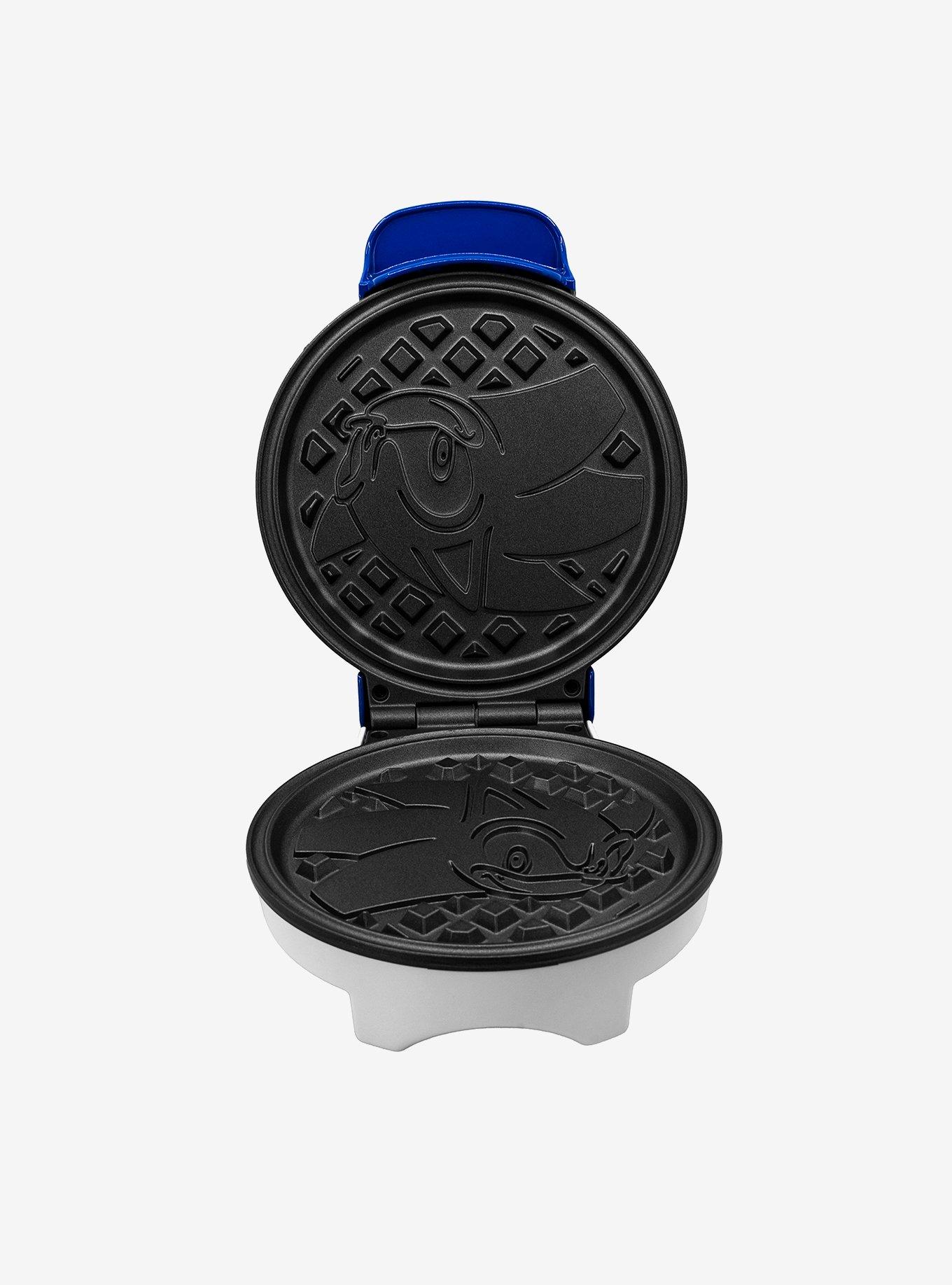 Uncanny Brands Sonic the Hedgehog Waffle Maker, , alternate