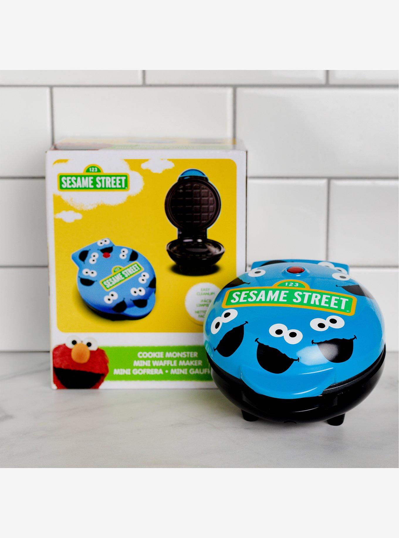 Uncanny Brands Sesame Street Cookie Monster Mini Waffle Maker, , alternate