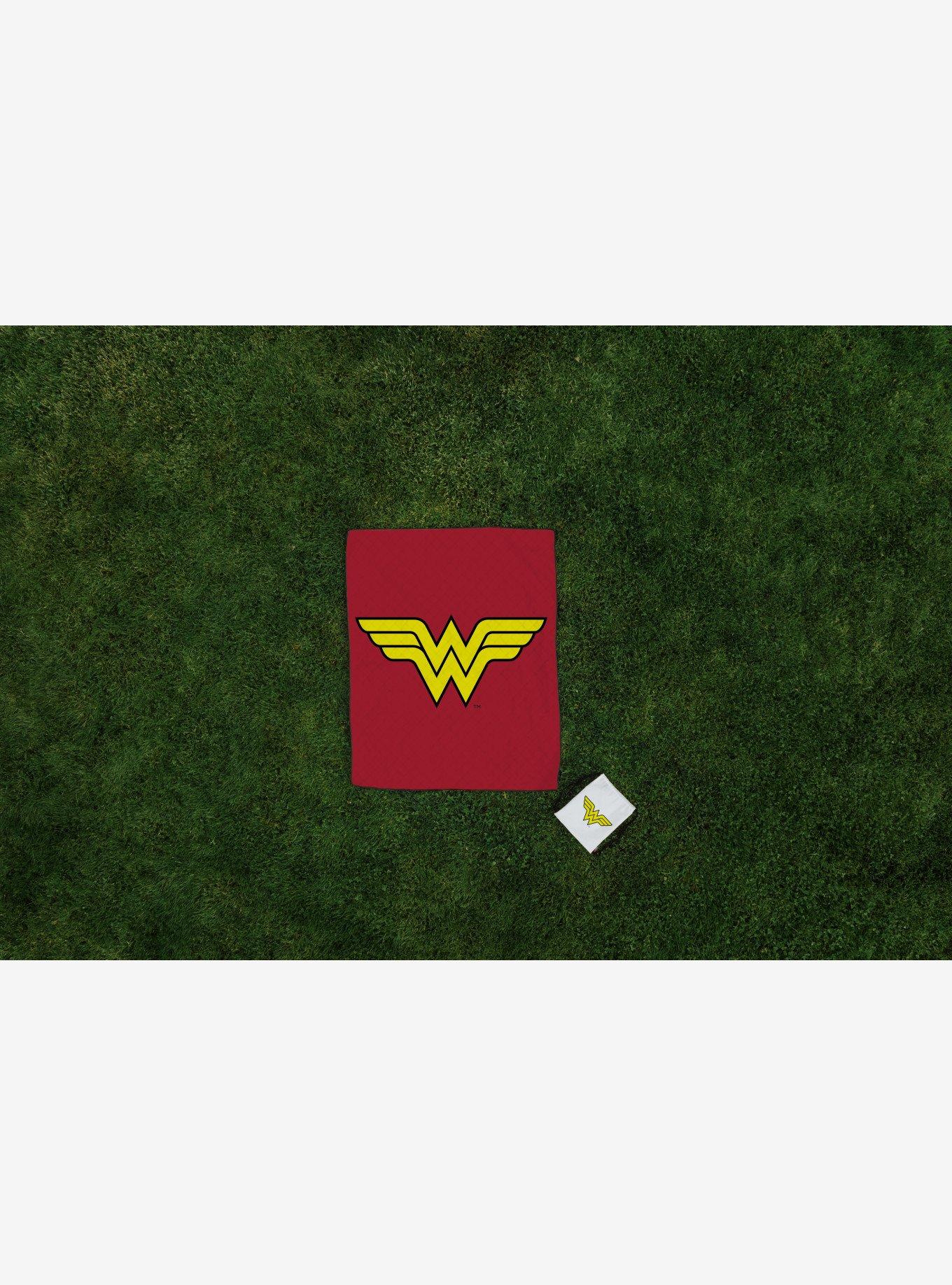 DC Comics Wonder Woman Impresa Picnic Blanket, , alternate