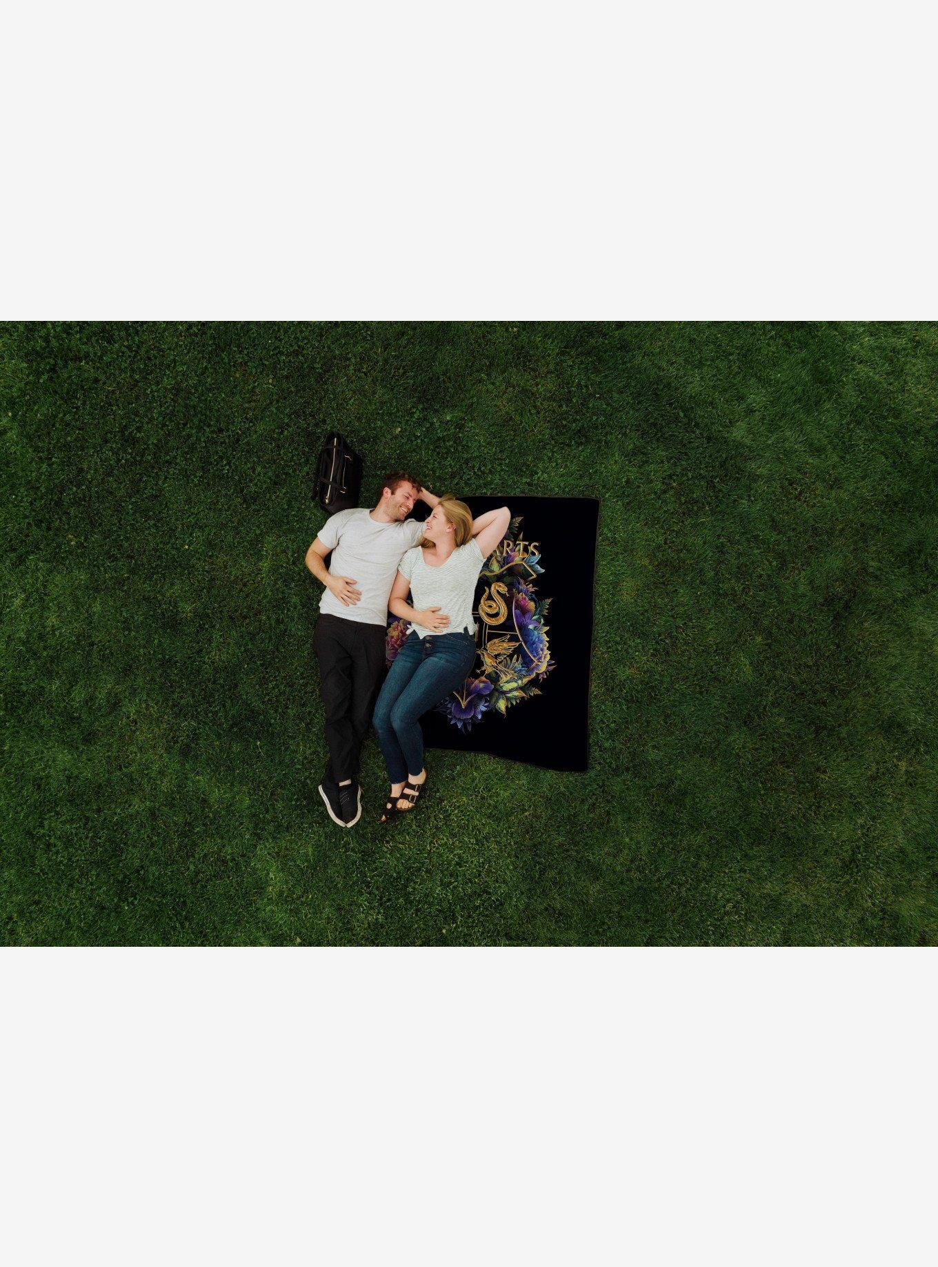 Harry Potter Hogwarts Impresa Picnic Blanket, , alternate