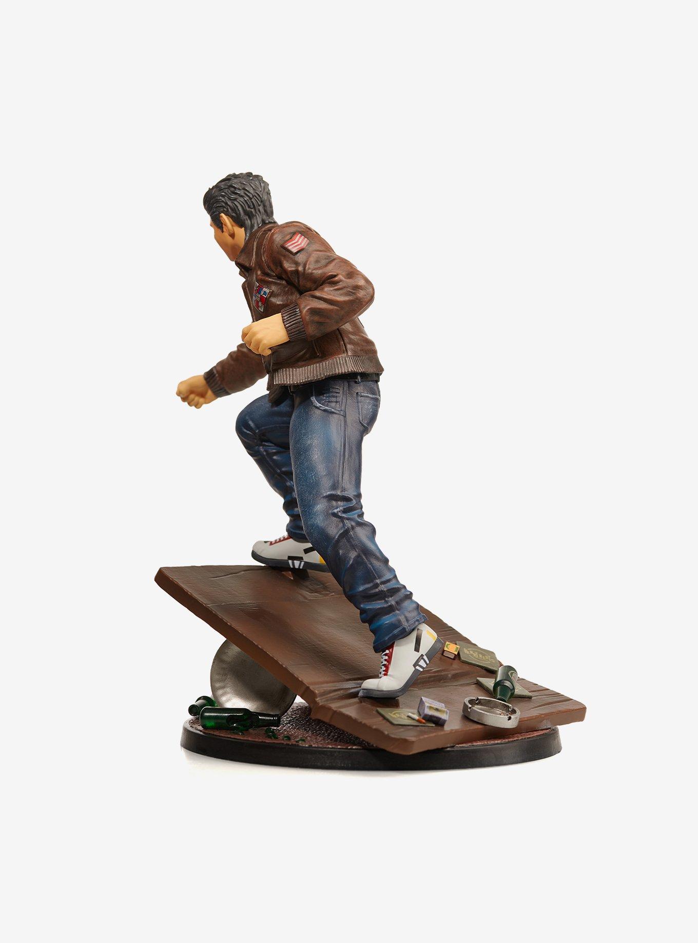 Shenmue Ryo Hazuki Statue, , alternate