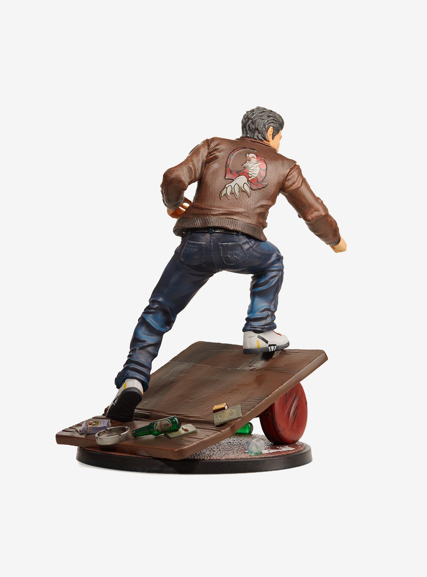 Shenmue Ryo Hazuki Statue, , alternate