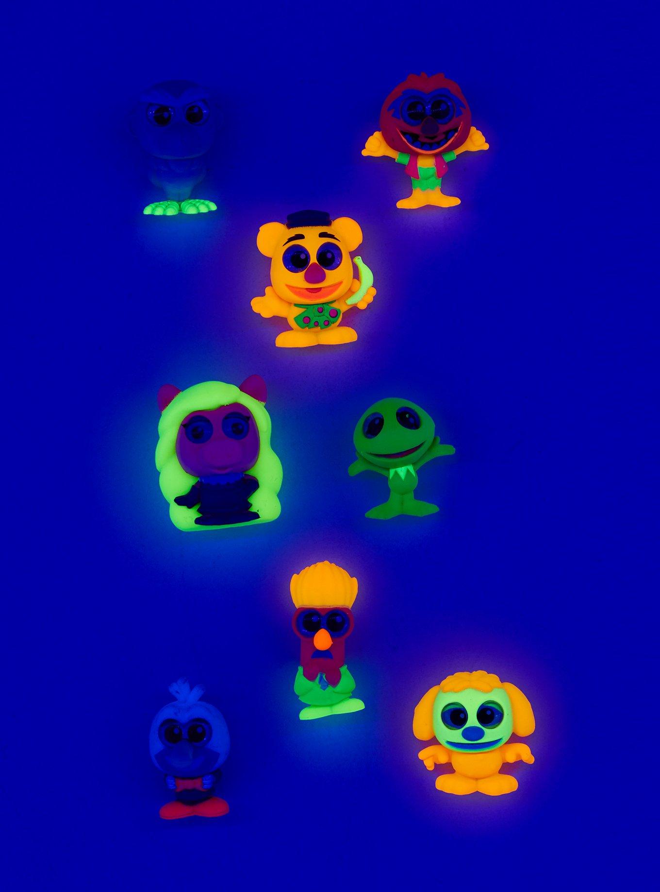 Disney Doorables The Muppets Blacklight Blind Bag Figure, , alternate