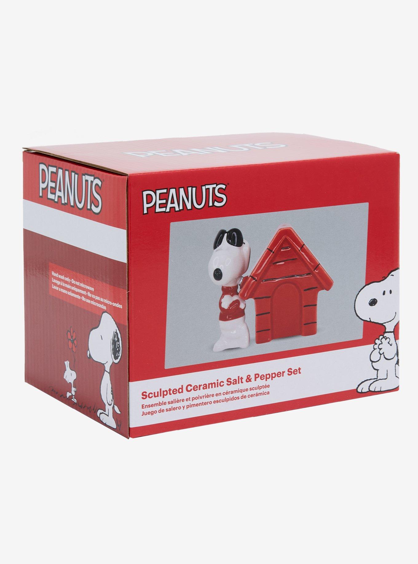 Peanuts Snoopy Doghouse Salt and Pepper Shakers, , alternate