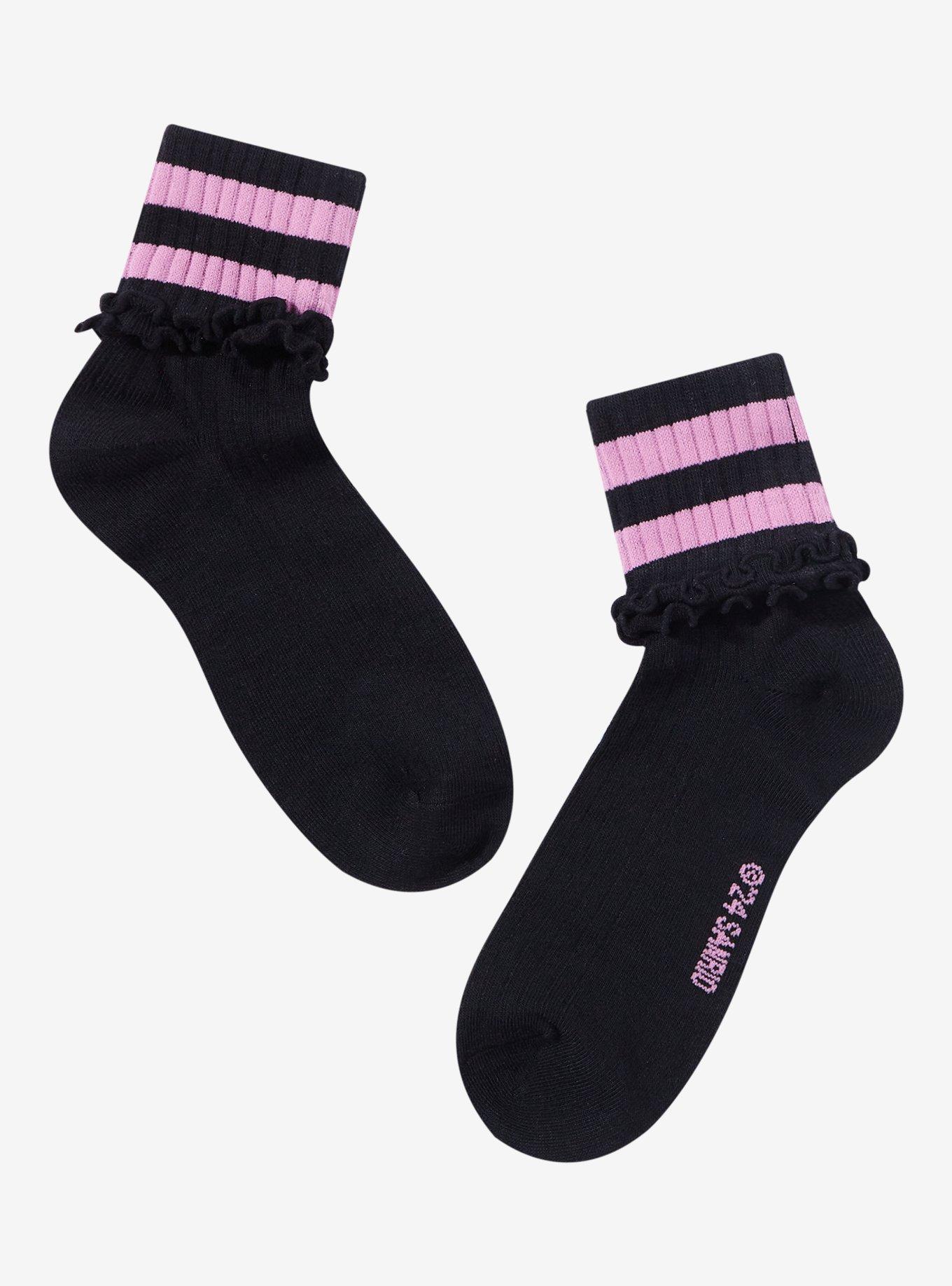 Kuromi Varsity Stripe Lettuce Ankle Socks, , alternate